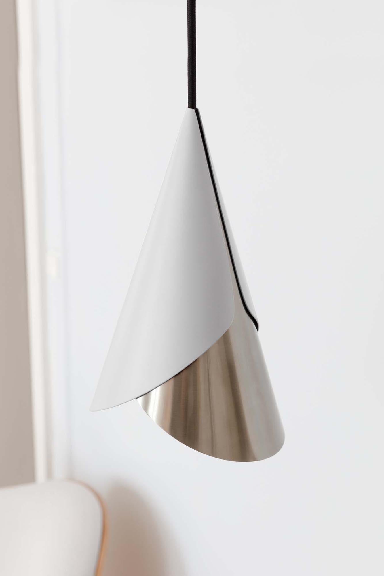 Cornet Lampenschirm: Anpassbares Design in 16 eleganten Farben.