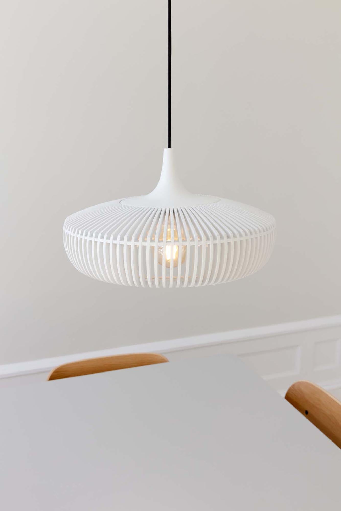 Stilvoller Clava Dine Lampenschirm aus edlem Holz von Umage.