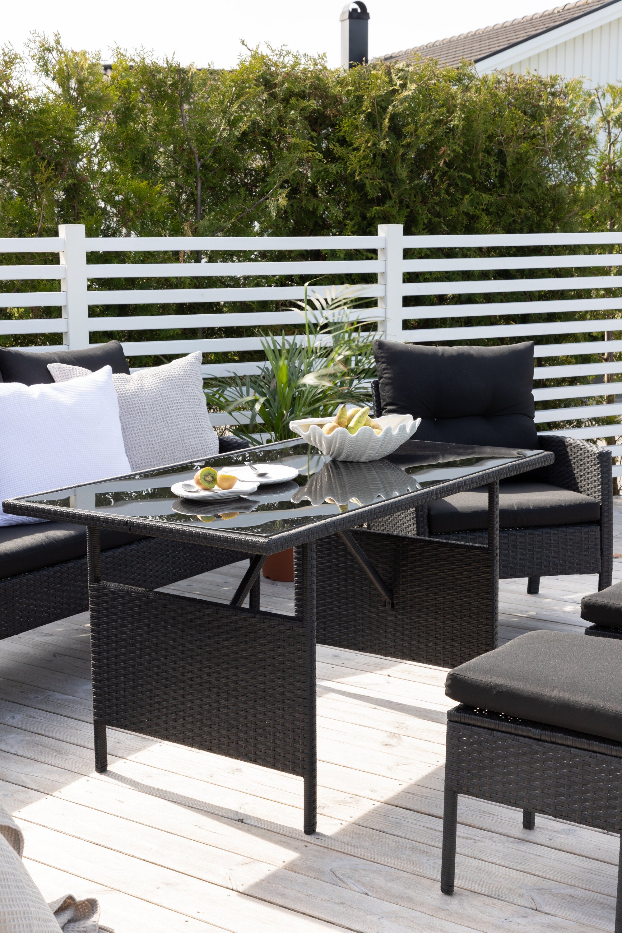 Knock Sofa Outdoorset 120cm in Schwarz präsentiert im Onlineshop von KAQTU Design AG. Loungeset ist von Venture Home