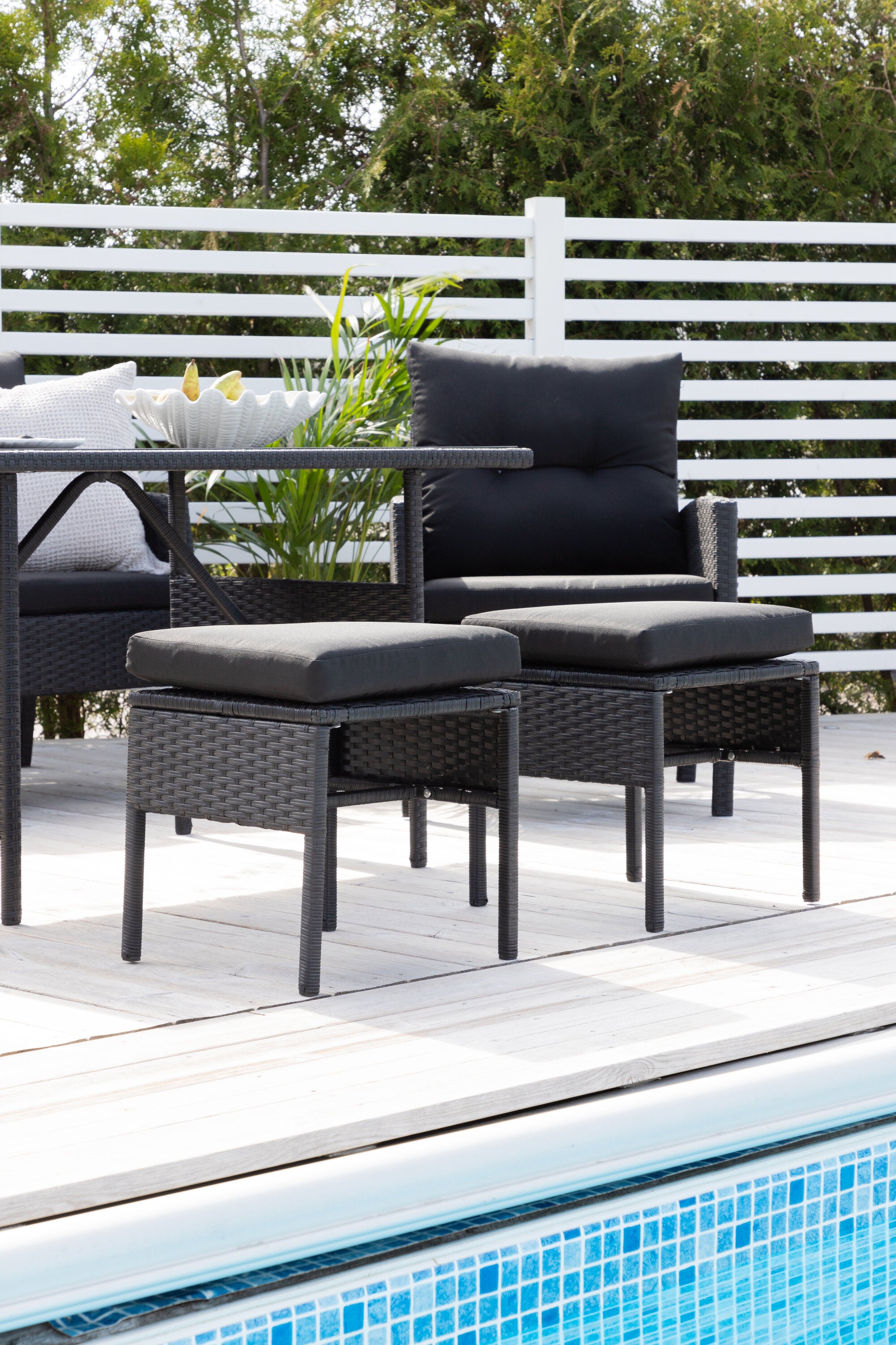 Knock Sofa Outdoorset 120cm in Schwarz präsentiert im Onlineshop von KAQTU Design AG. Loungeset ist von Venture Home