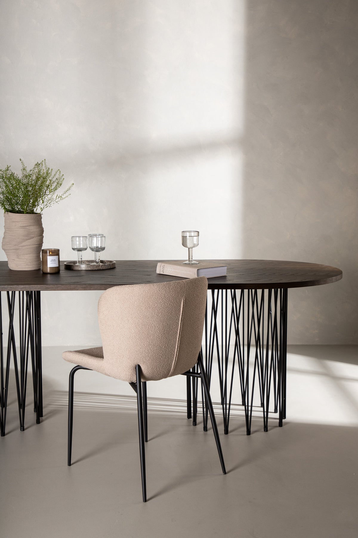 Stone Tisch in Mokka präsentiert im Onlineshop von KAQTU Design AG. Esstisch ist von Furniture Fashion