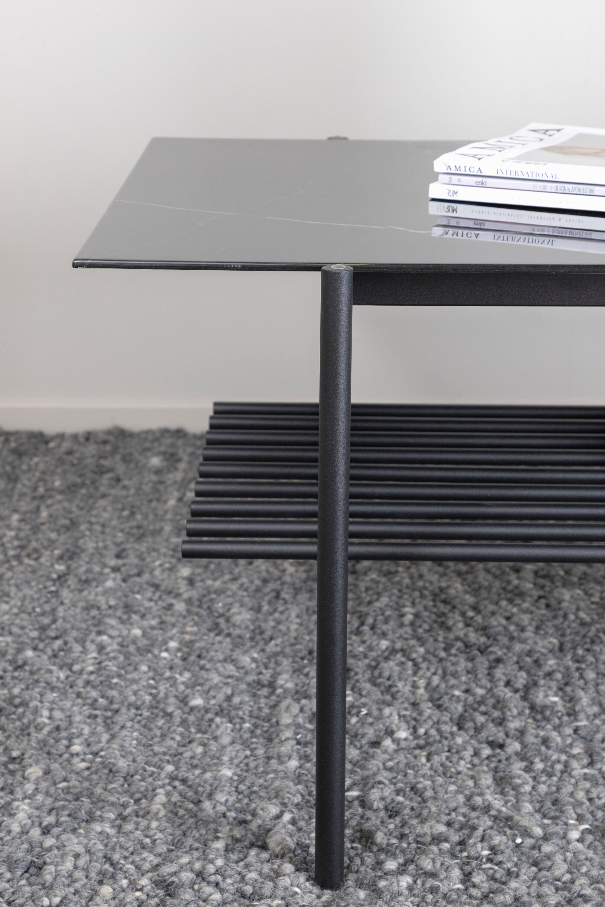 Von Staf Coffee Tisch Rechteckig in Schwarz präsentiert im Onlineshop von KAQTU Design AG. Beistelltisch ist von Venture Home