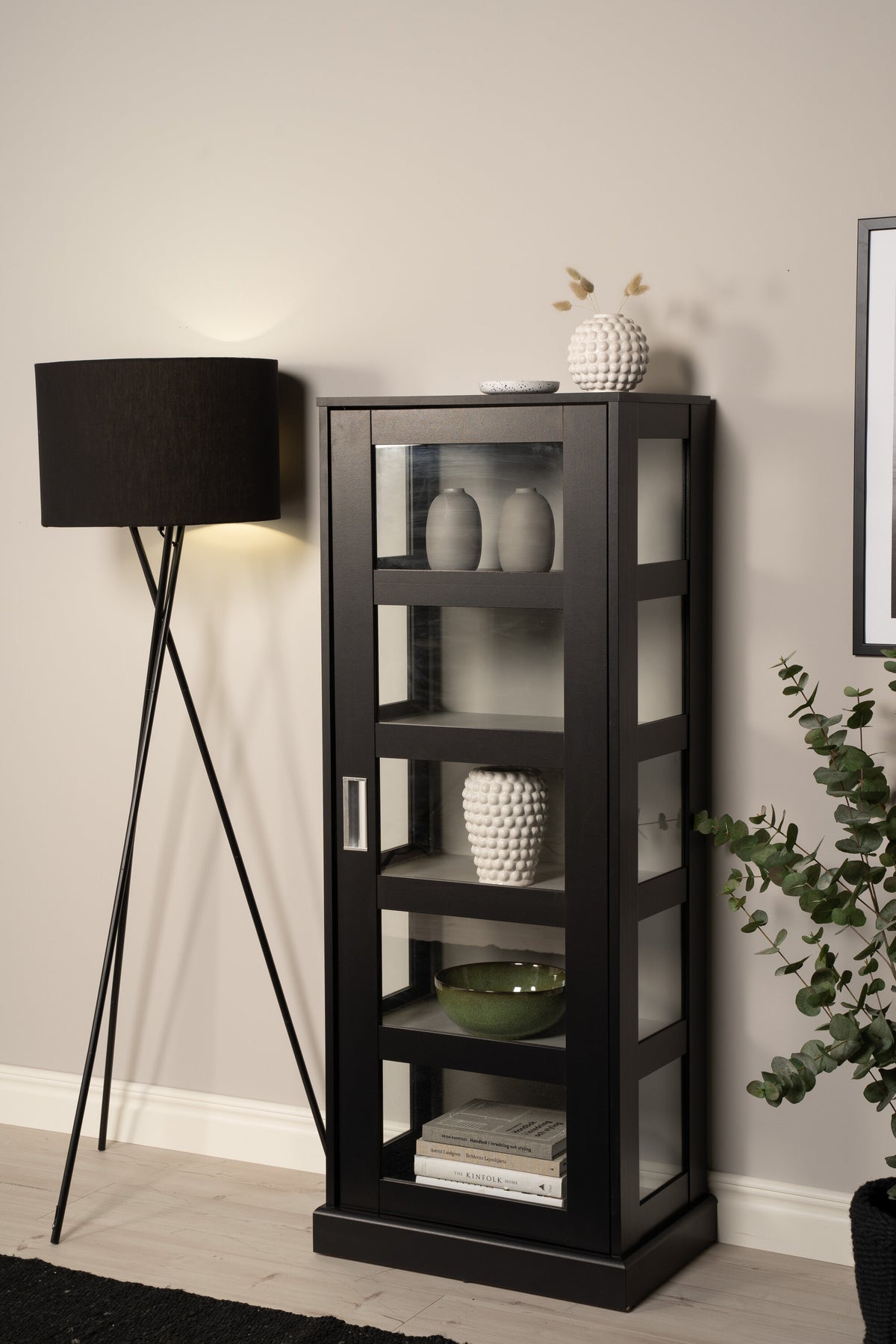 Lock Cabinet in Schwarz präsentiert im Onlineshop von KAQTU Design AG. Cabinet ist von Venture Home