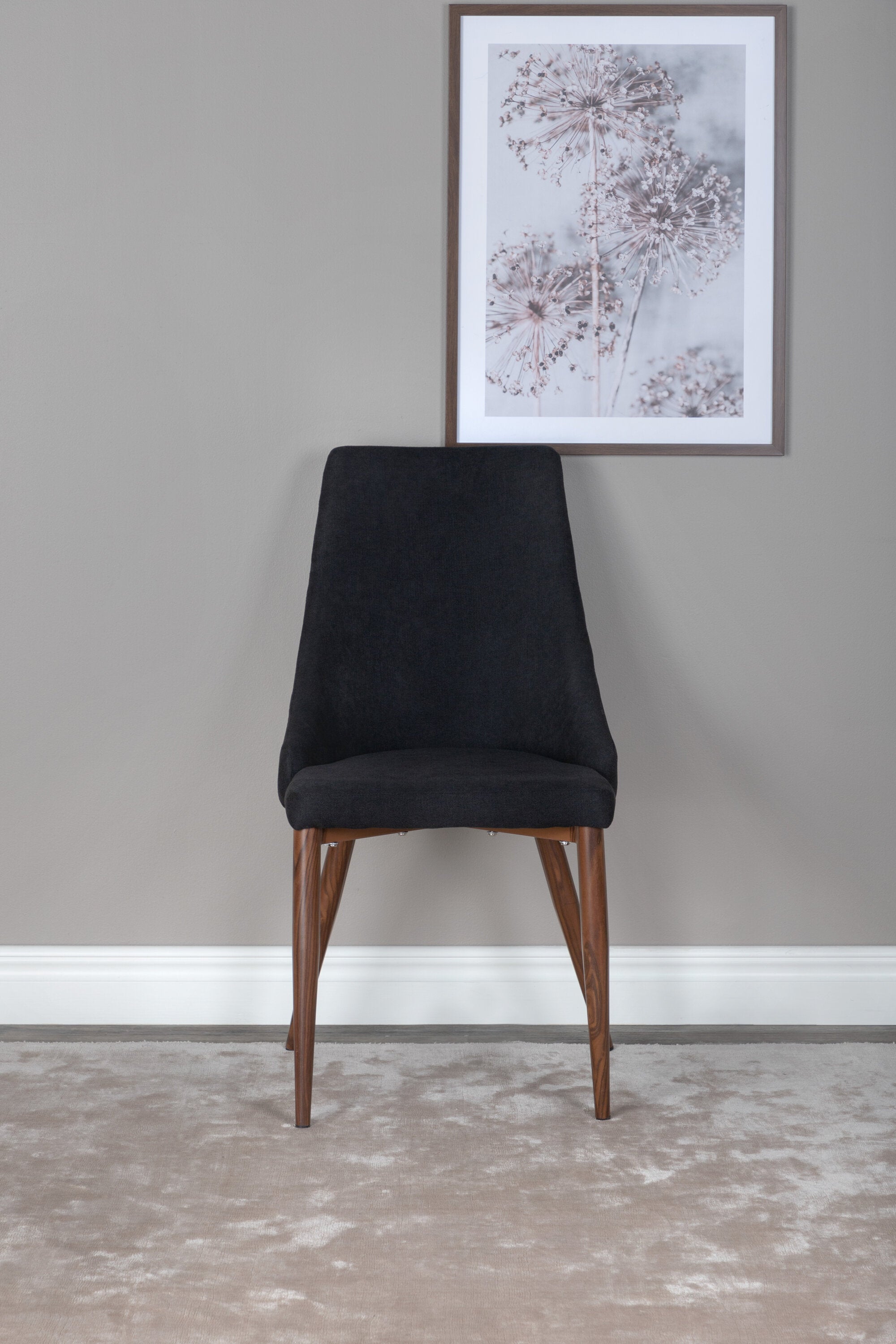 Leone Stuhl in Schwarz präsentiert im Onlineshop von KAQTU Design AG. Stuhl ist von Venture Home