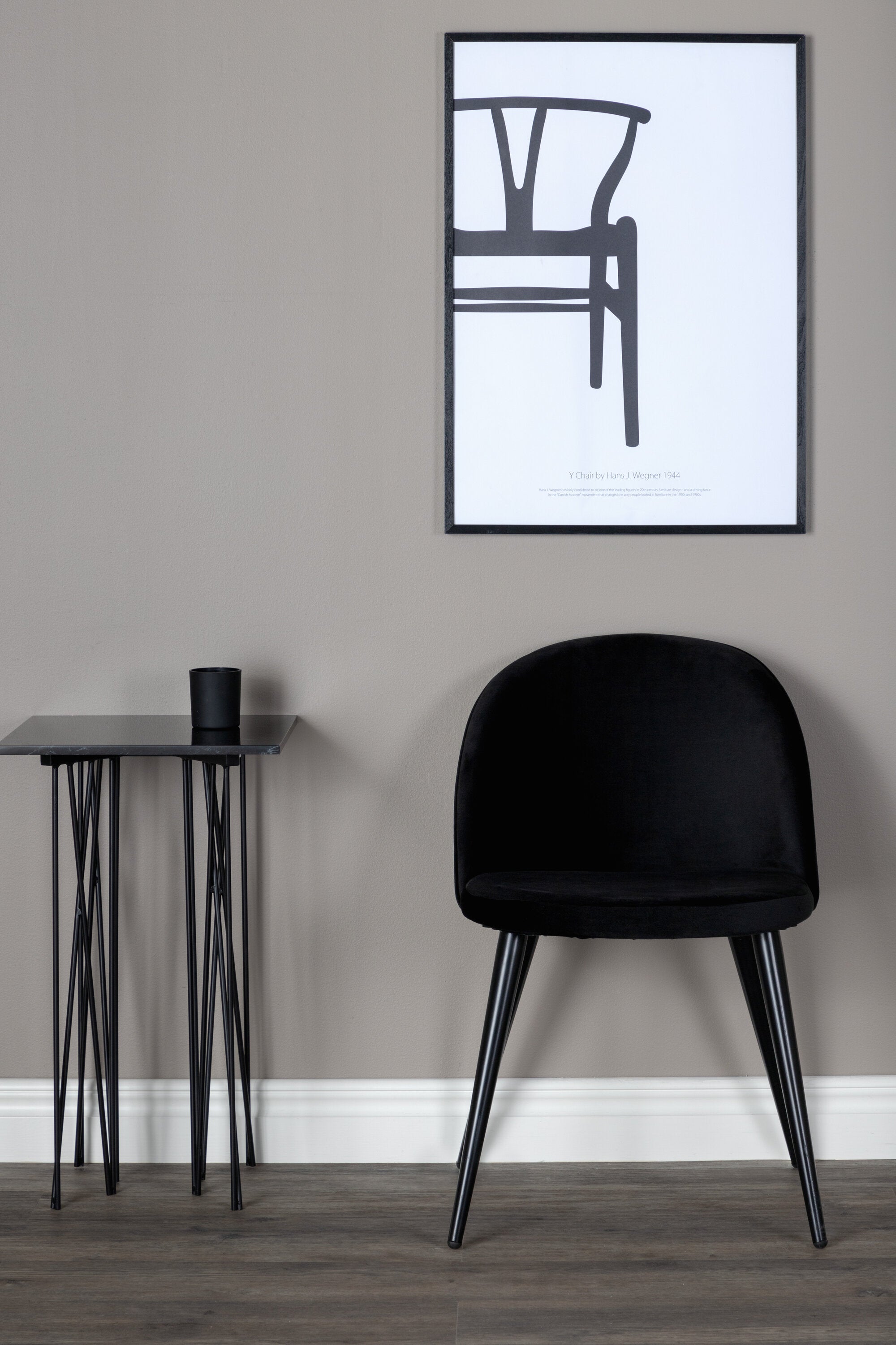 Velvet Matstol Stuhl in Schwarz präsentiert im Onlineshop von KAQTU Design AG. Schalenstuhl ist von Venture Home