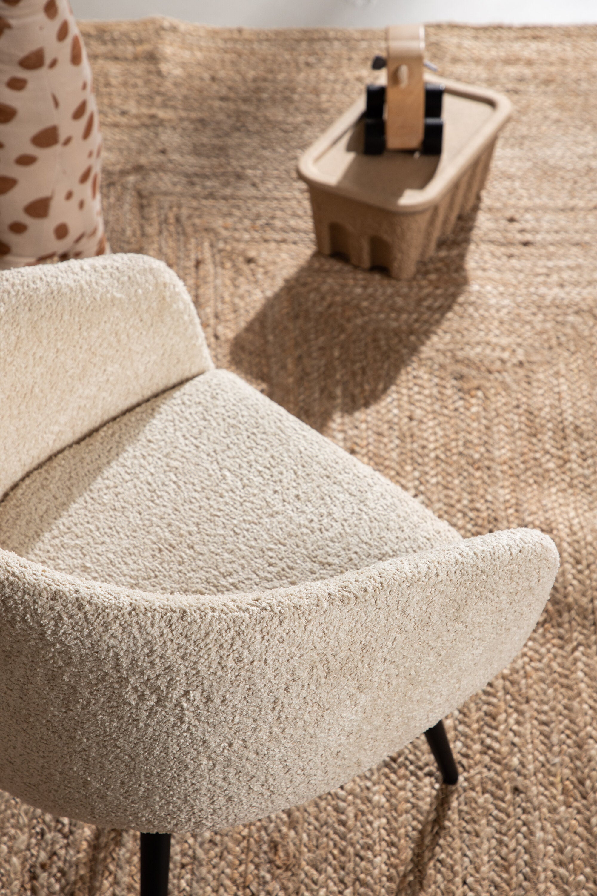 Fluffy Single Sofa Kids in Weiss präsentiert im Onlineshop von KAQTU Design AG. Sessel mit Armlehnen ist von Venture Home