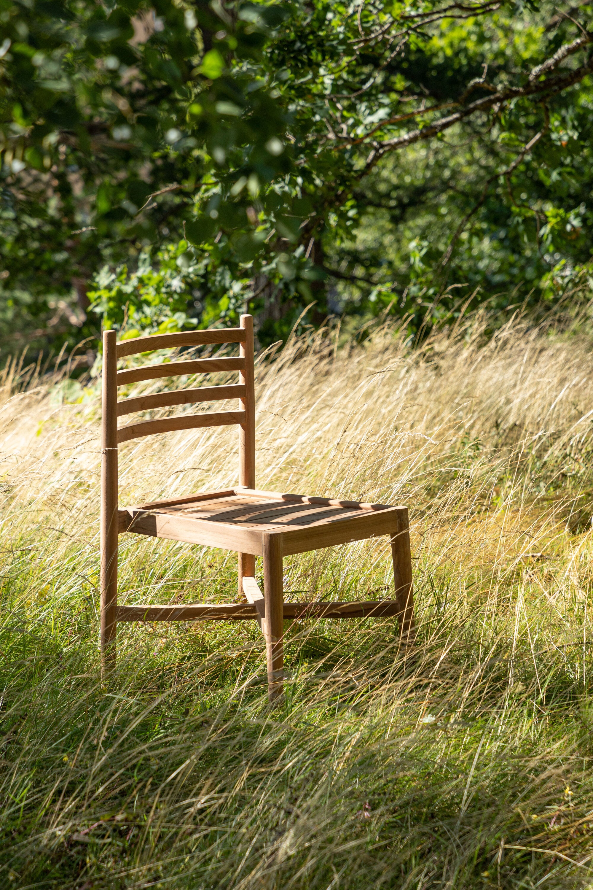 Kenya Stuhl in Gold präsentiert im Onlineshop von KAQTU Design AG. Gartenstuhl ist von Venture Home
