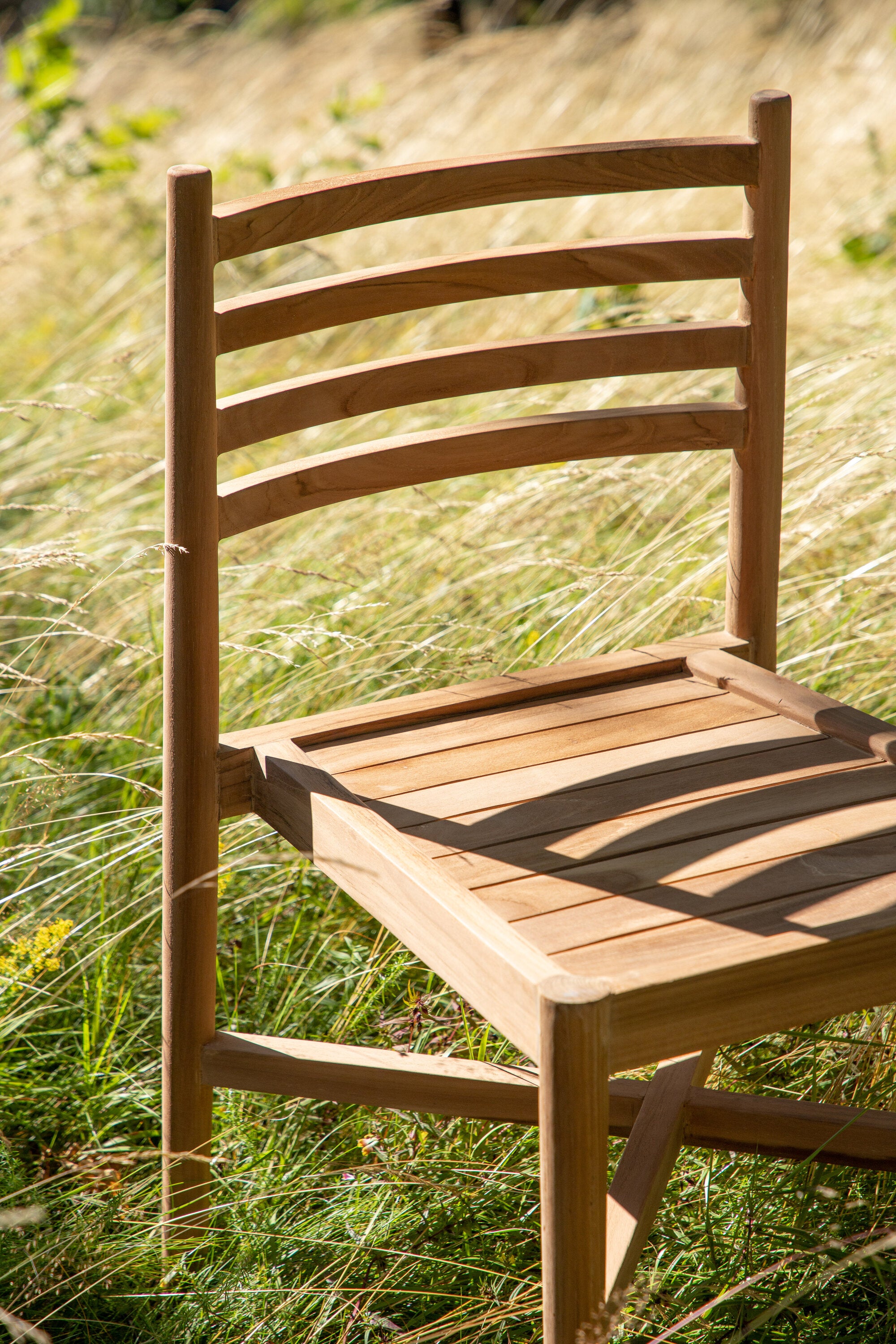 Kenya Stuhl in Gold präsentiert im Onlineshop von KAQTU Design AG. Gartenstuhl ist von Venture Home