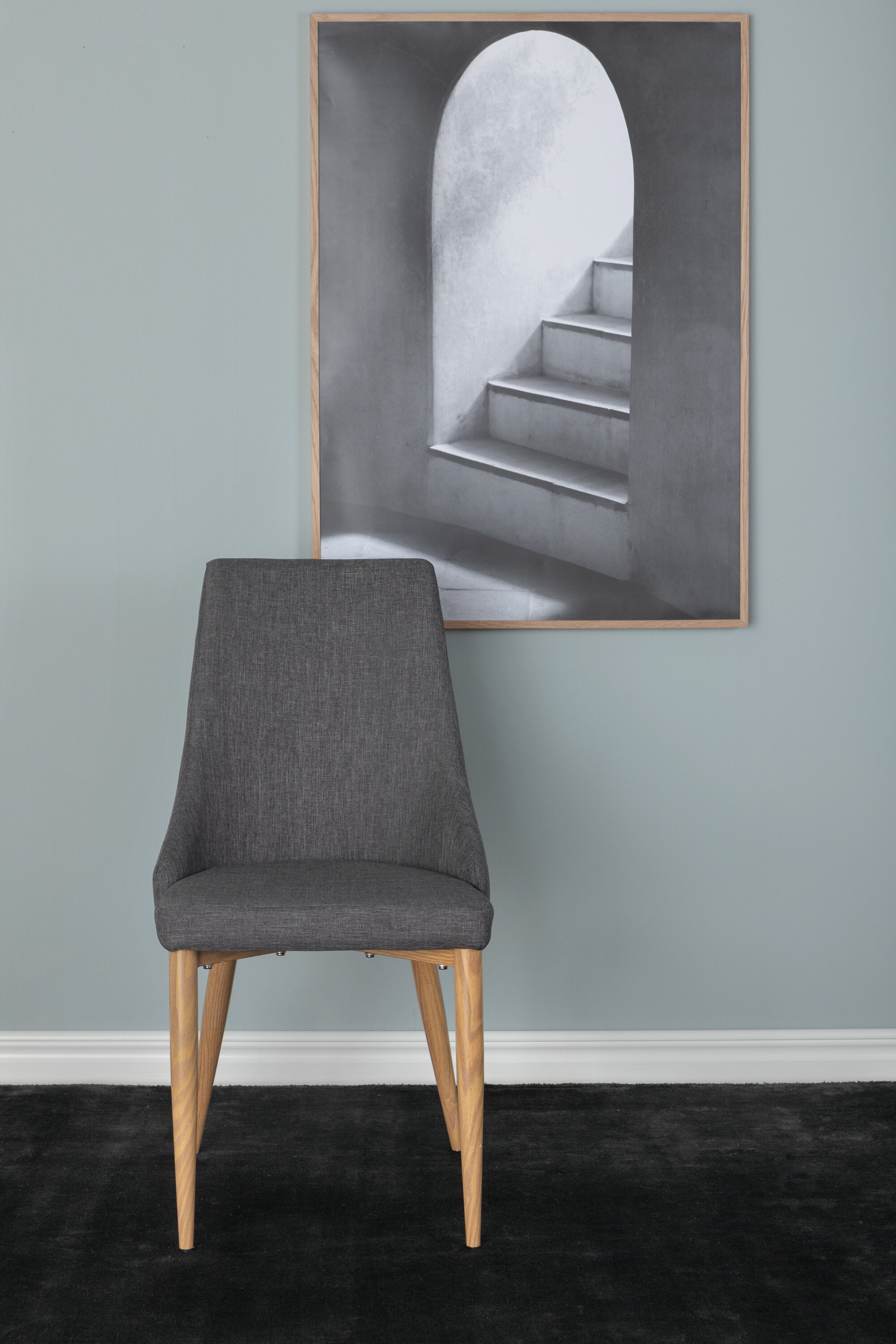Leone Stuhl in Dunkelgrau präsentiert im Onlineshop von KAQTU Design AG. Stuhl ist von Venture Home