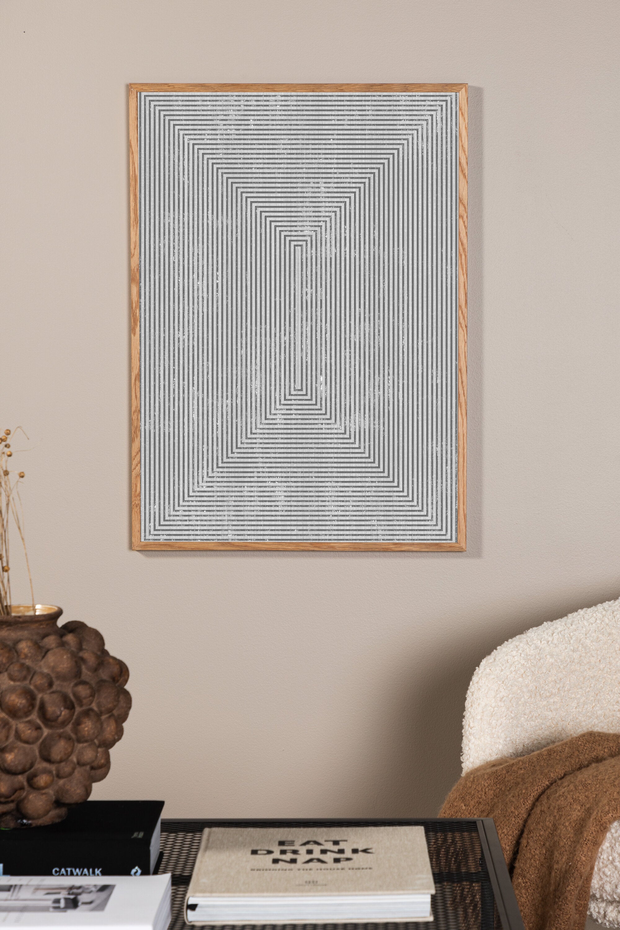 Symmetrical Poster in Grau präsentiert im Onlineshop von KAQTU Design AG. Bild ist von Venture Home