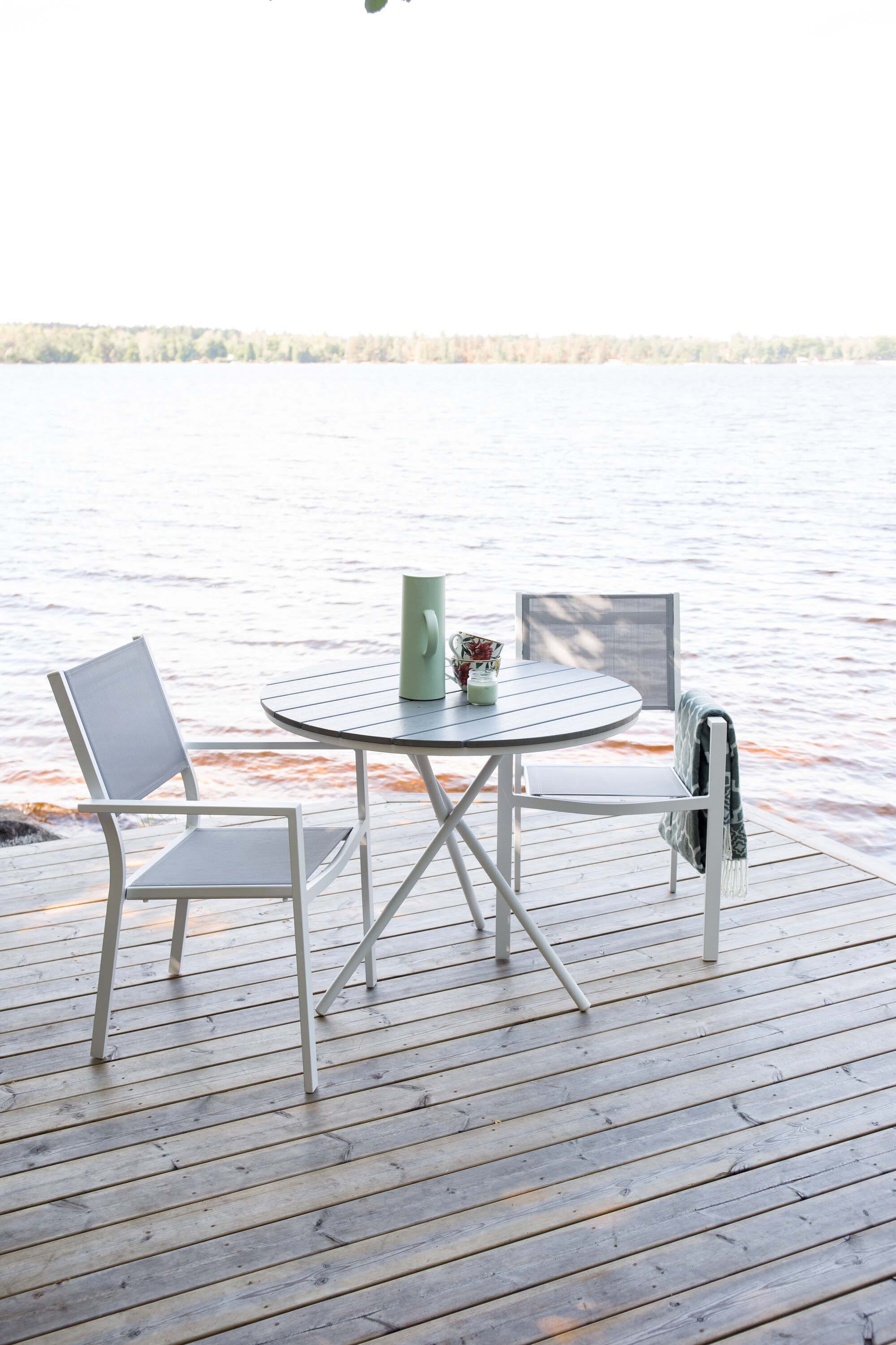 Parma Outdoor-Tischset + Copacabana ⌀90cm/2St. in Grau weiss präsentiert im Onlineshop von KAQTU Design AG. Gartentischset ist von Venture Home
