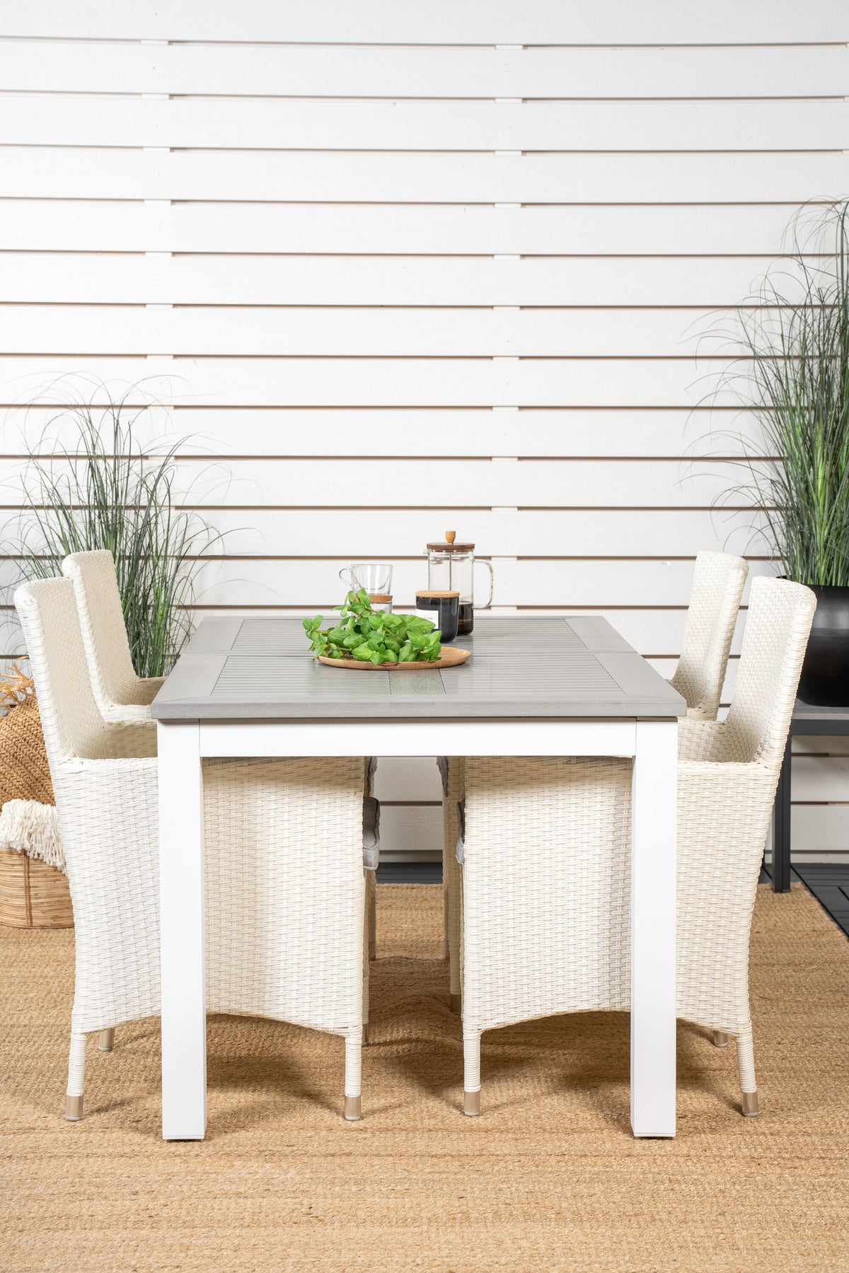Albany Outdoor-Esstischset + Malin 160cm/4St. in Grau weiß präsentiert im Onlineshop von KAQTU Design AG. Gartentischset ist von Venture Home