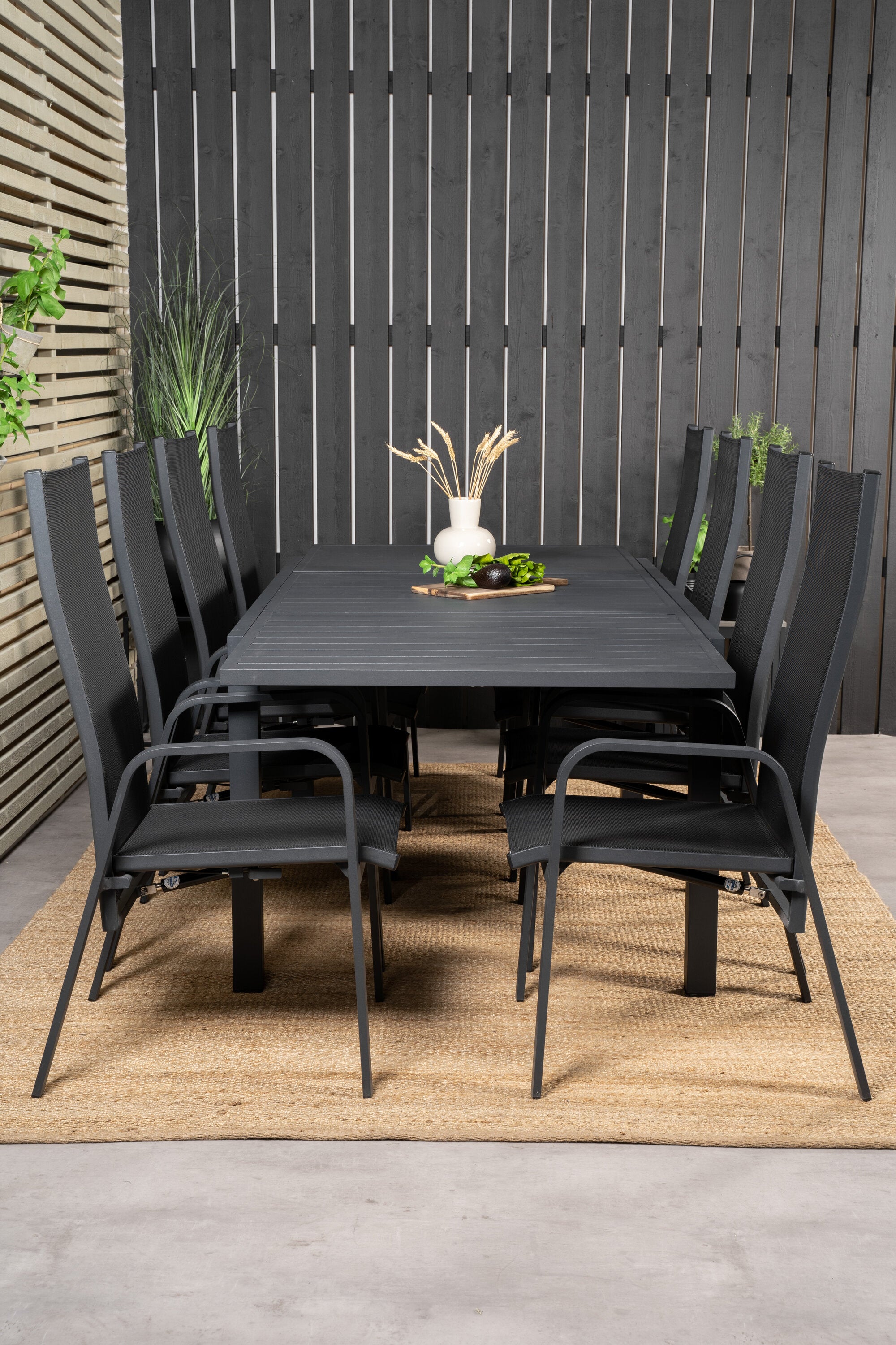 Marbella Outdoor-Tischset + Copacabana Recliner 240cm/8St. in Schwarz präsentiert im Onlineshop von KAQTU Design AG. Gartentischset ist von Venture Home