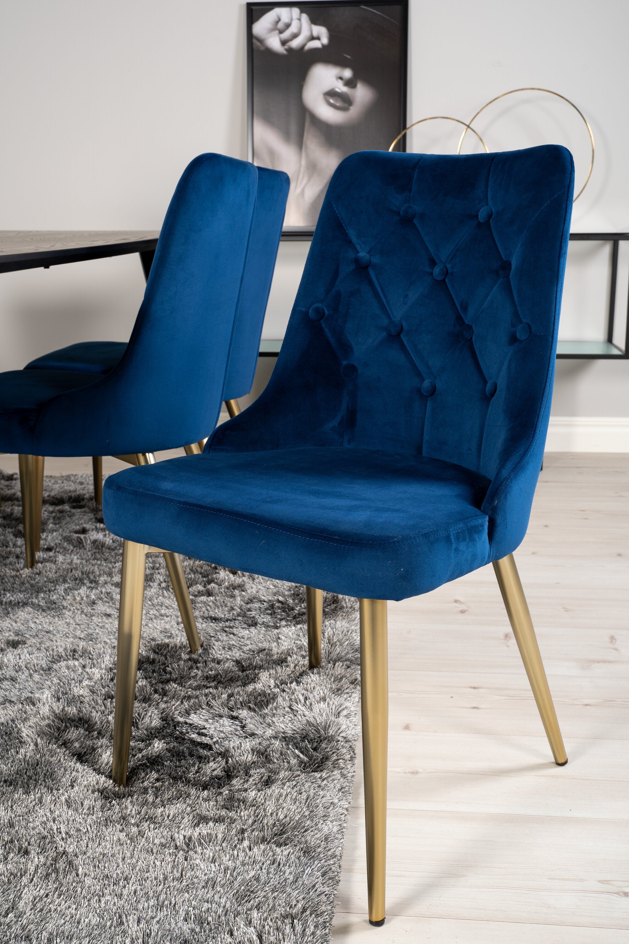Dipp Esszimmerset + Velvet Deluxe 180cm/6St. in Blau / Gold präsentiert im Onlineshop von KAQTU Design AG. Esszimmerset ist von Venture Home