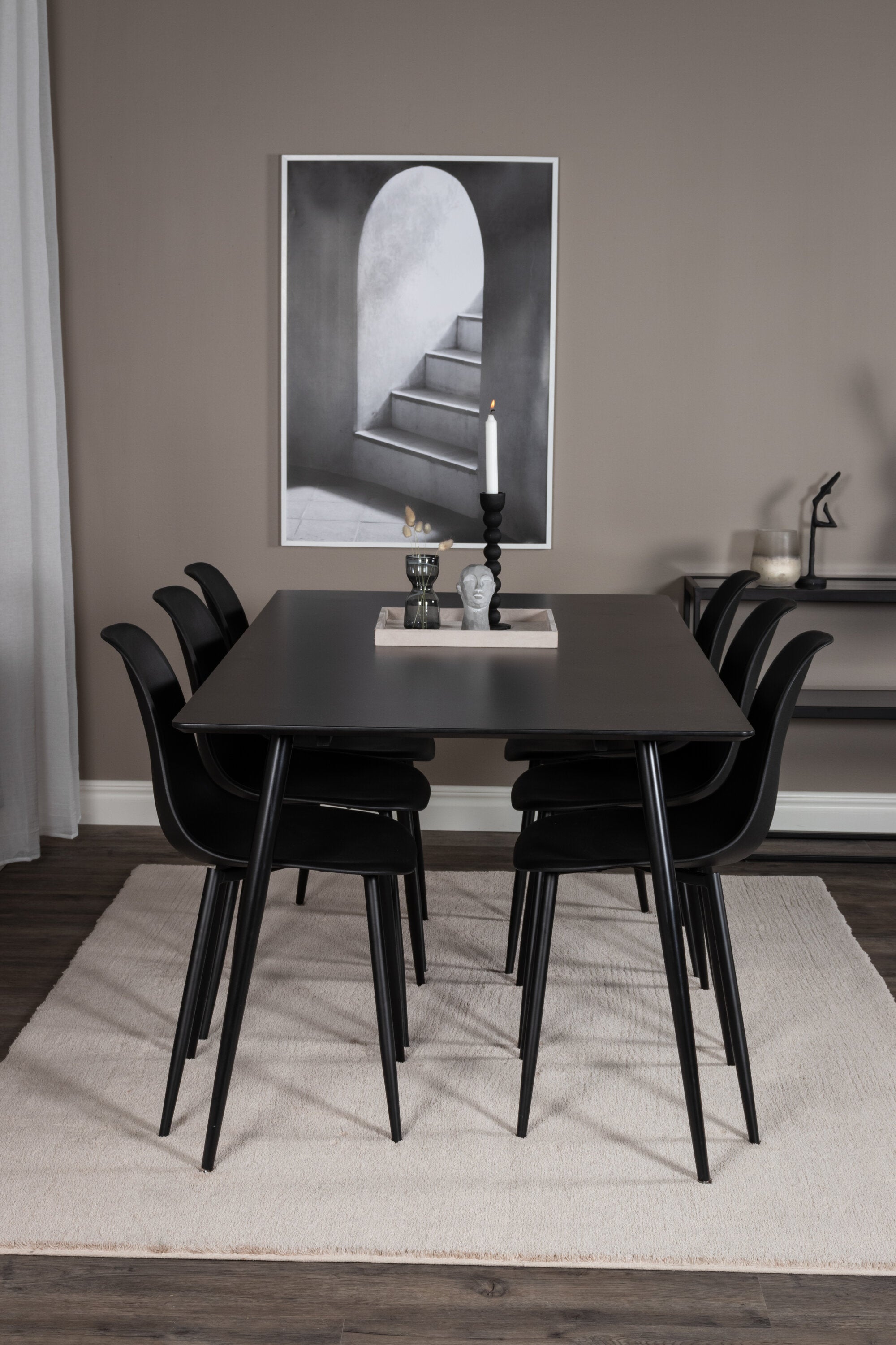 Silar Esszimmerset + Polar 180cm/6St. in Schwarz präsentiert im Onlineshop von KAQTU Design AG. Esszimmerset ist von Venture Home