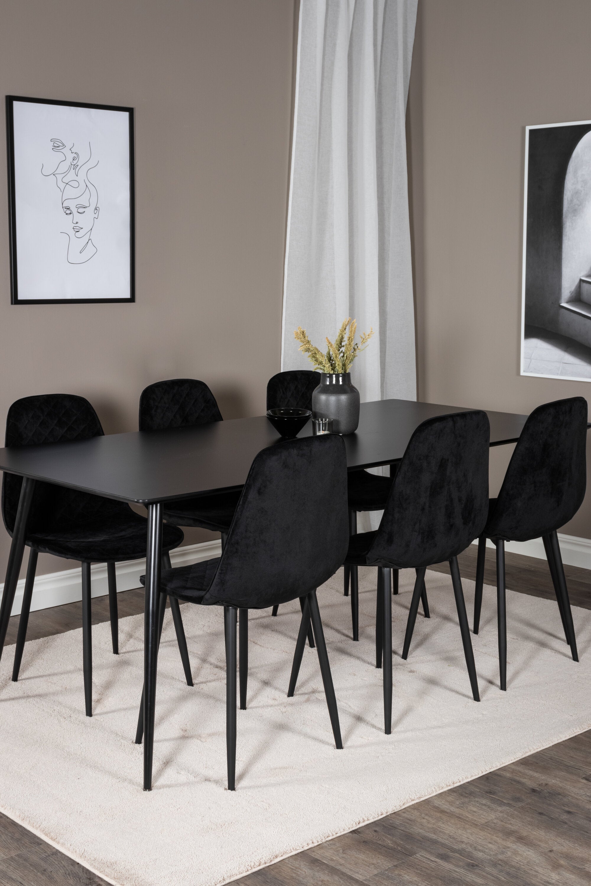 Silar Esszimmerset + Polar 180cm/6St. in Schwarz präsentiert im Onlineshop von KAQTU Design AG. Esszimmerset ist von Venture Home