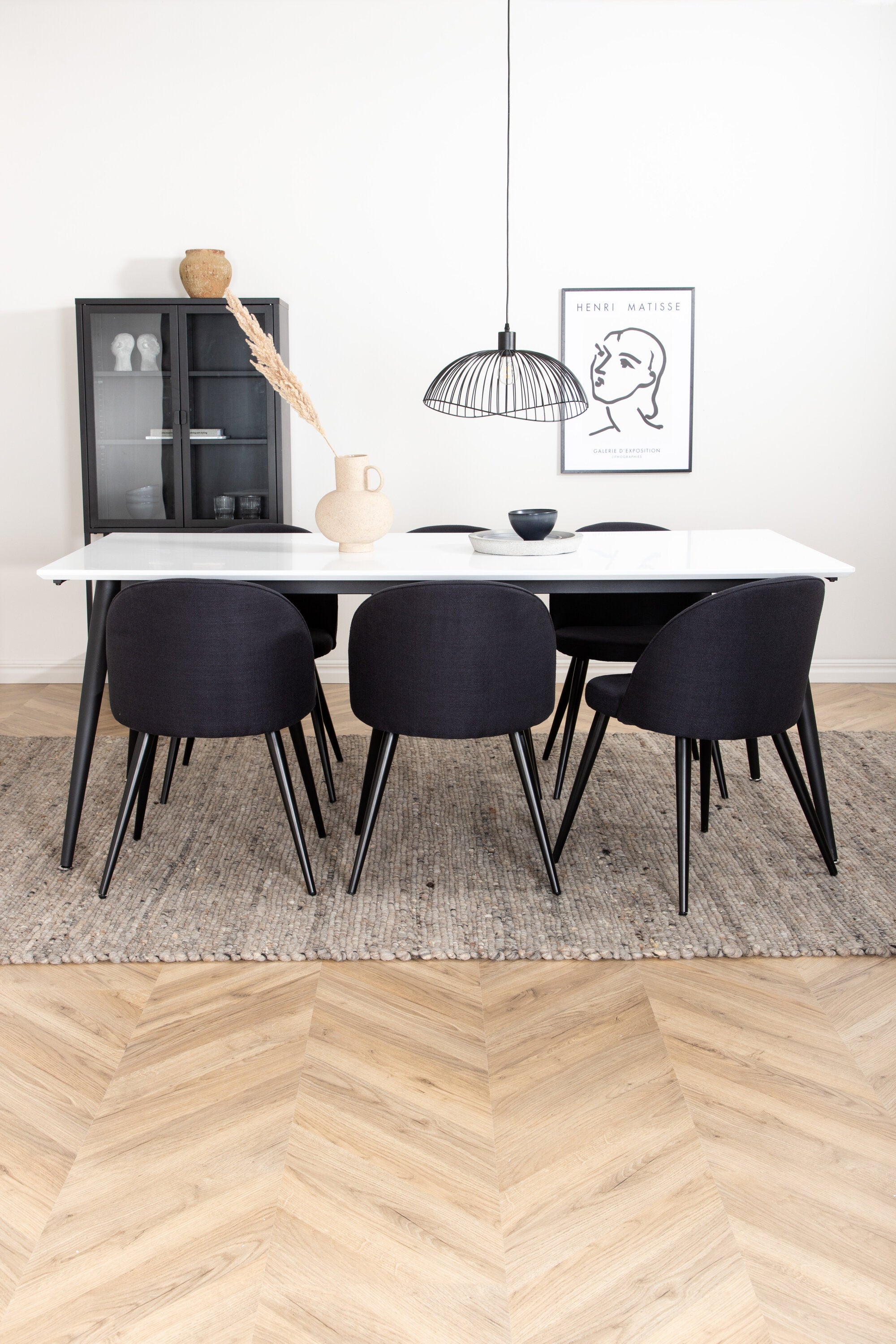 Jimmy Esszimmerset + Velvet 195cm/6St. in Schwarz präsentiert im Onlineshop von KAQTU Design AG. Esszimmerset ist von Venture Home