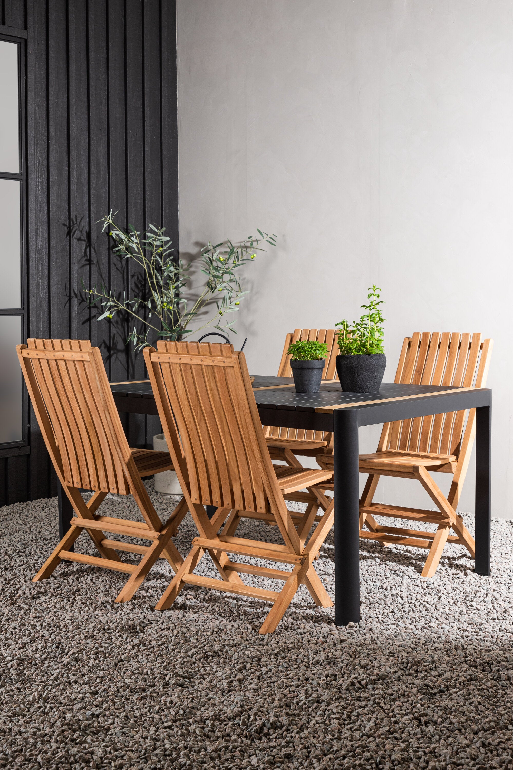 Togo Outdoor-Tischset + Ghana 150cm/4St. in Schwarz / Gold / Natur präsentiert im Onlineshop von KAQTU Design AG. Gartentischset ist von Venture Home