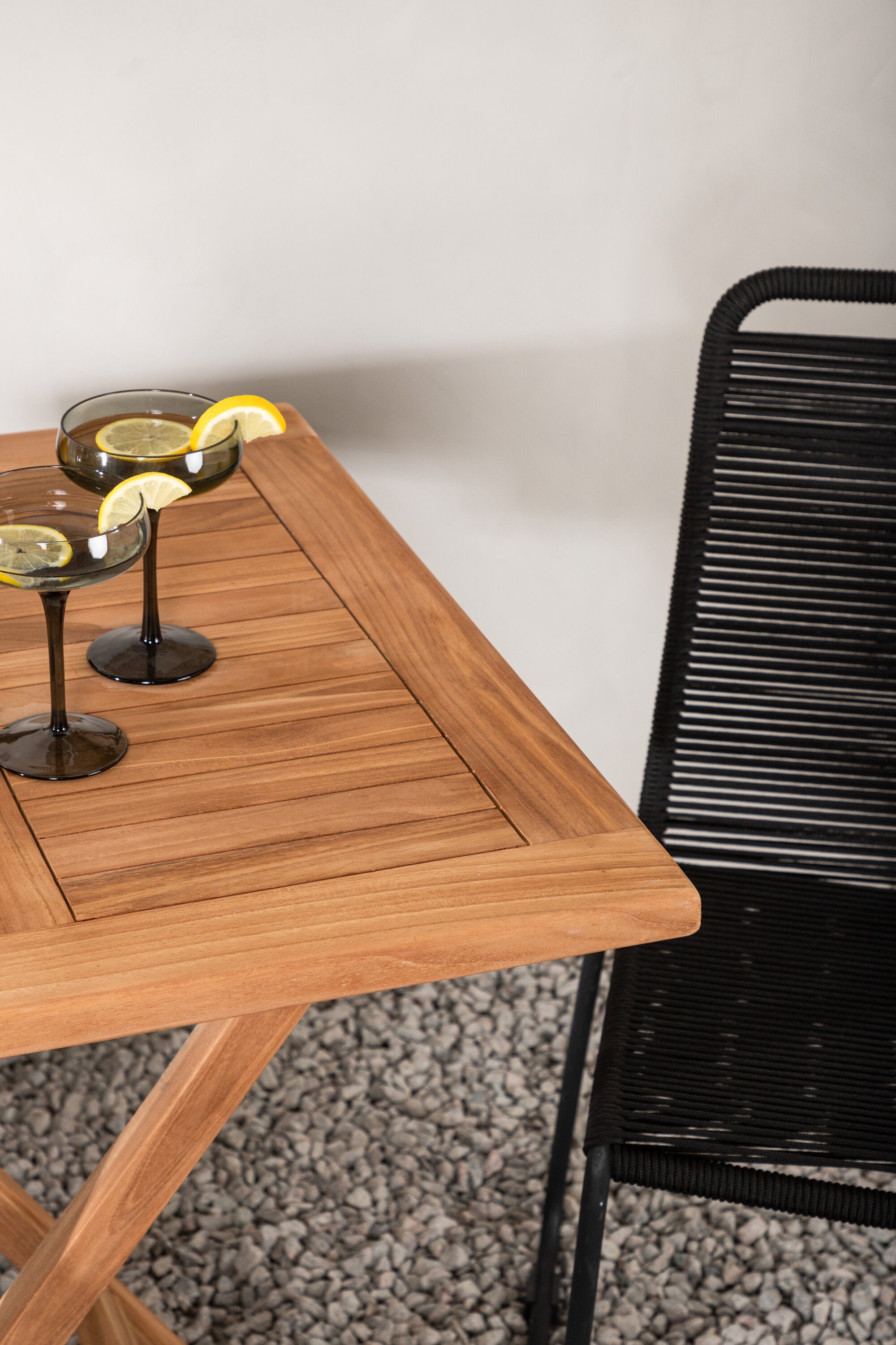 Kenya Outdoor-Tischset (Lindos) 70cm/2St. in Natur / Schwarz präsentiert im Onlineshop von KAQTU Design AG. Gartentischset ist von Venture Home