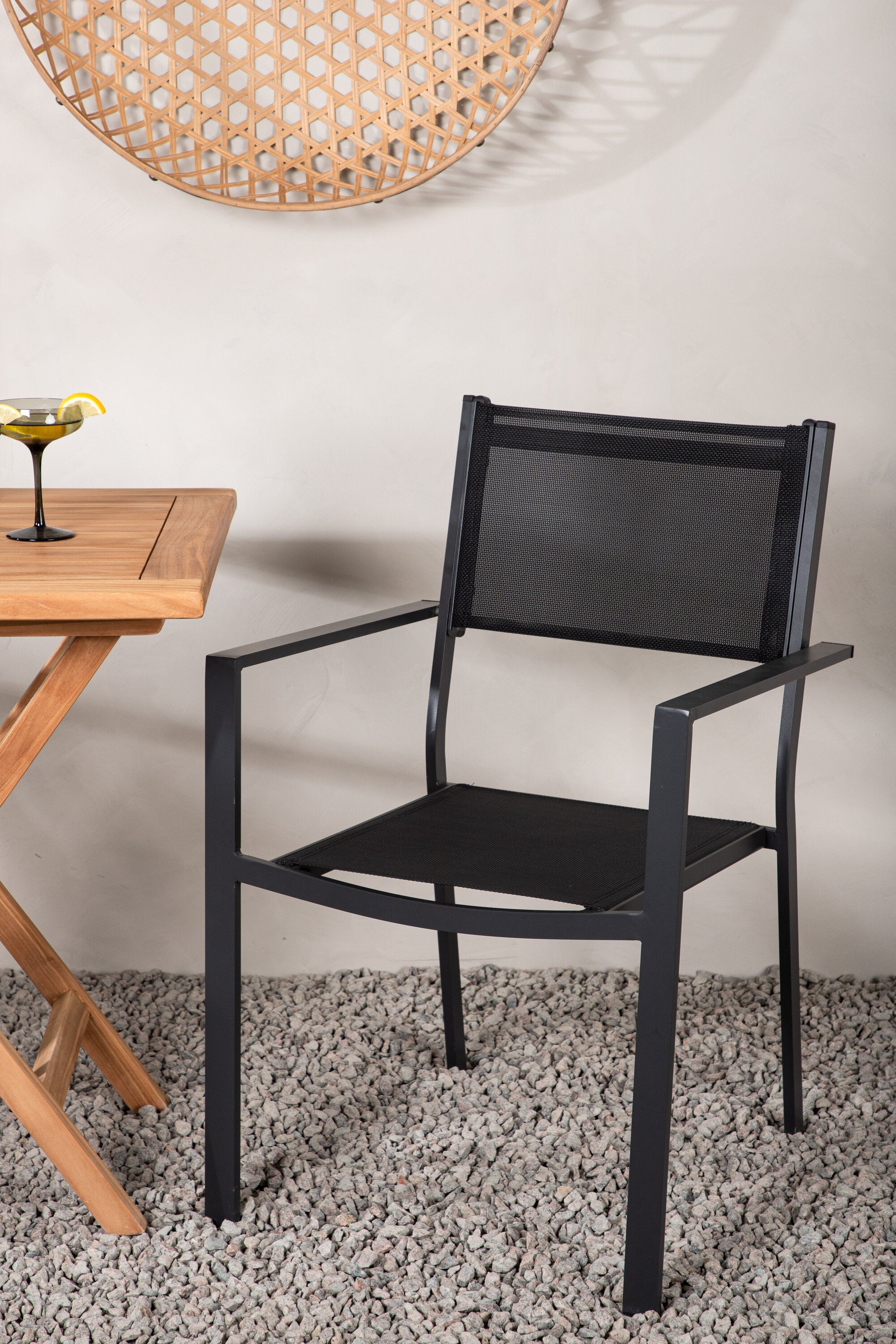 Kenya Outdoor-Tischset 70cm/2St. in Schwarz präsentiert im Onlineshop von KAQTU Design AG. Gartentischset ist von Venture Home