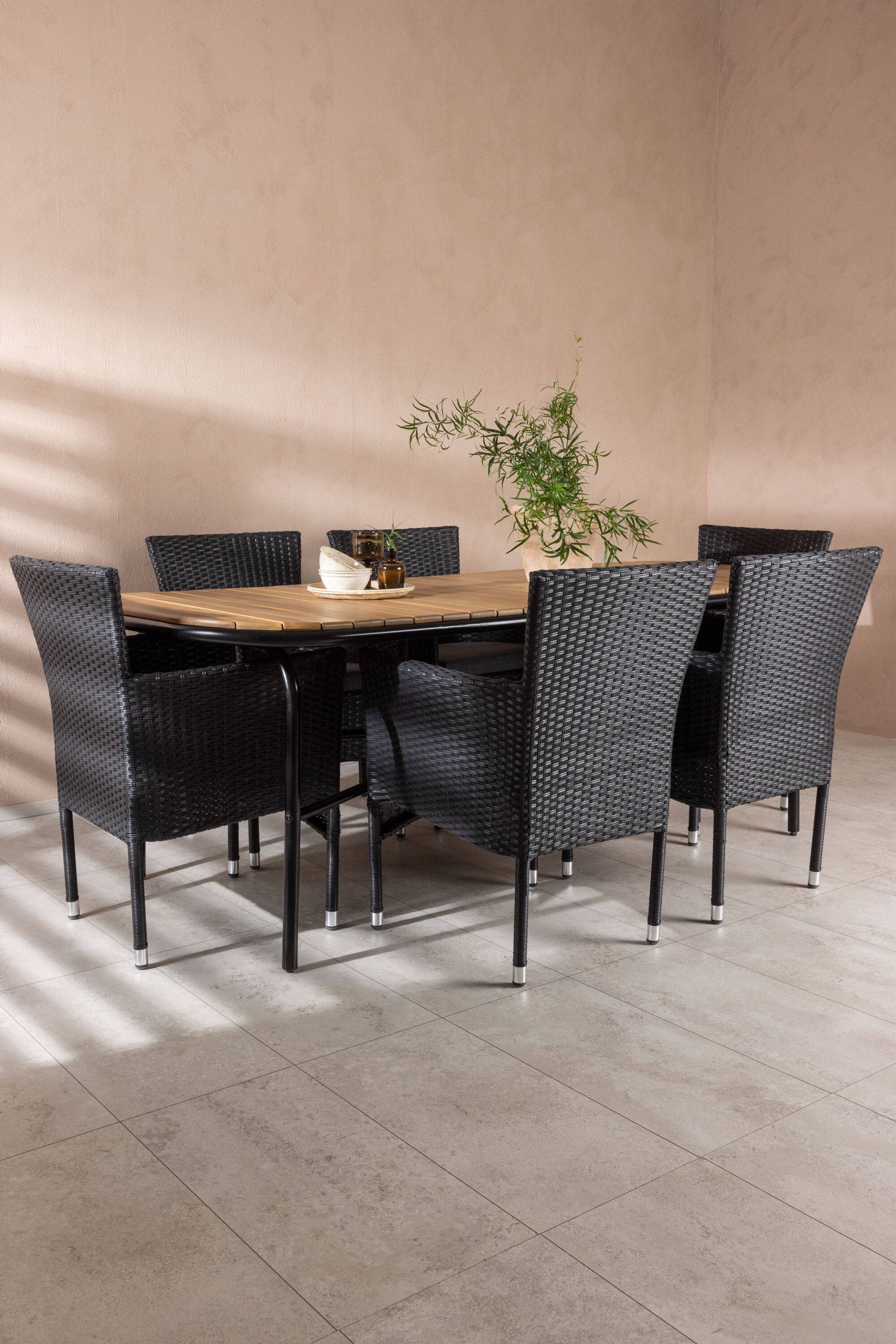 Holmbeck Outdoor-Tischset Malina 200cm/6St. in Schwarz / Natur präsentiert im Onlineshop von KAQTU Design AG. Gartentischset ist von Venture Home
