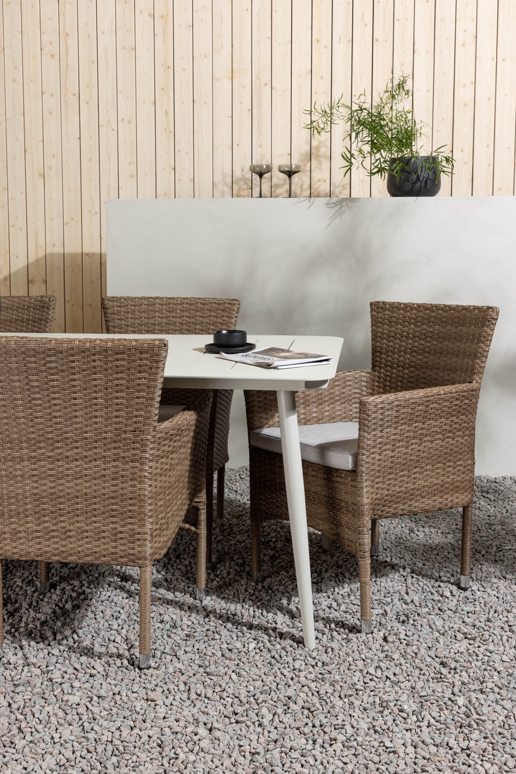 Lina Outdoor-Tischset + Malina 200cm/6St. in Beige / Natur präsentiert im Onlineshop von KAQTU Design AG. Gartentischset ist von Venture Home