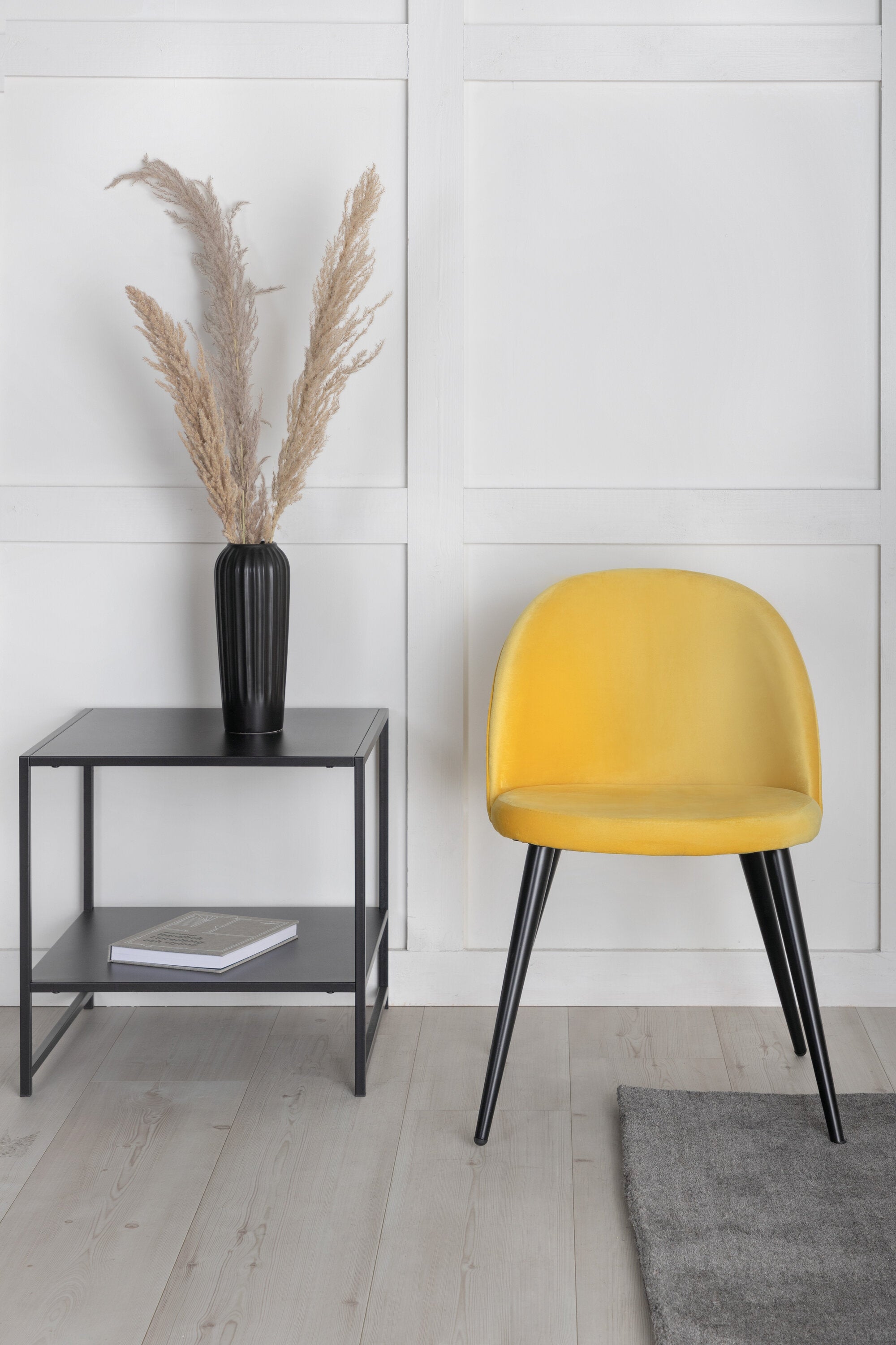 Velvet Matstol Stuhl in Gelb / Schwarz präsentiert im Onlineshop von KAQTU Design AG. Schalenstuhl ist von Venture Home