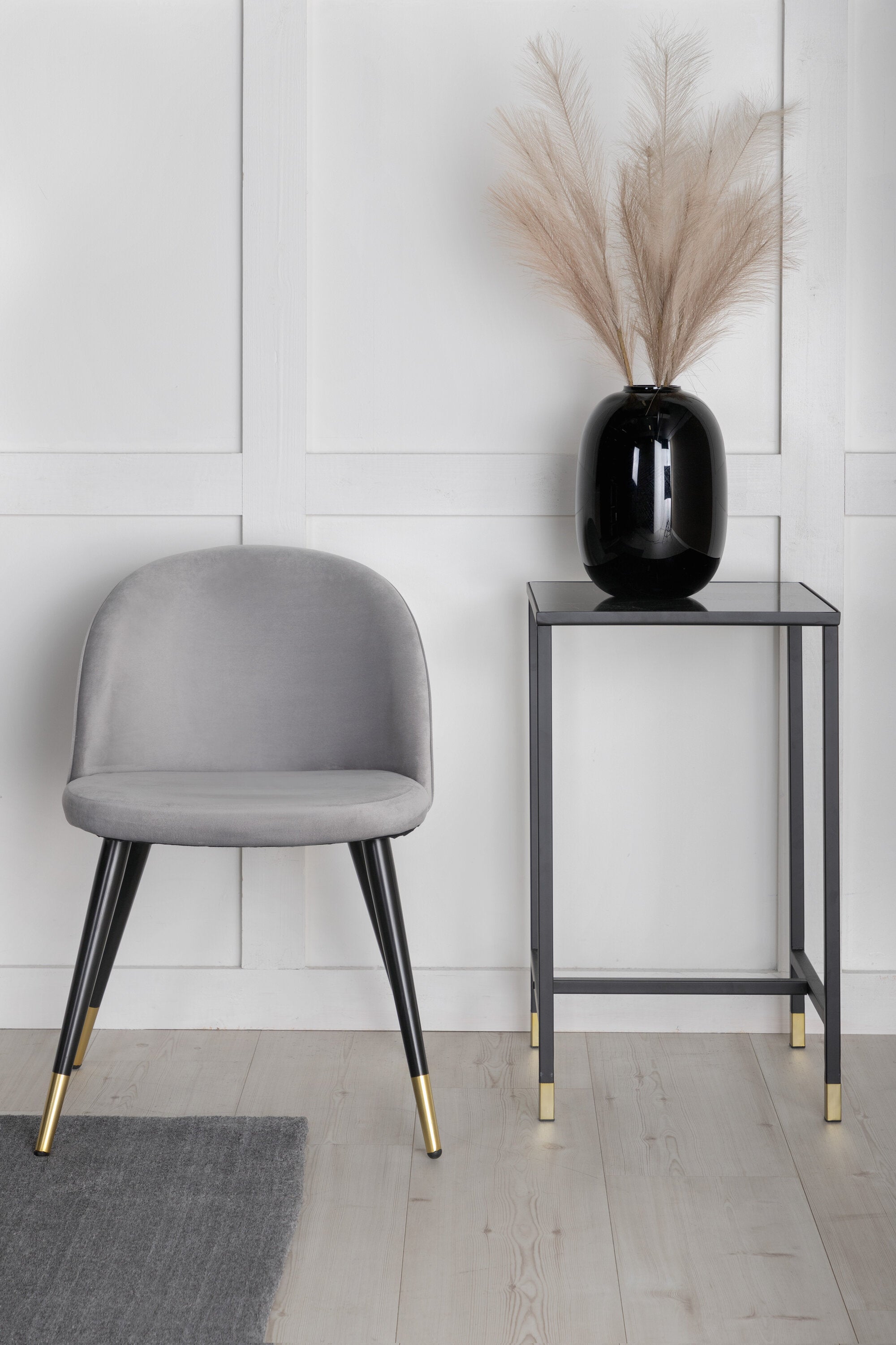 Velvet Matstol Stuhl in Grau / Schwarz / Gold präsentiert im Onlineshop von KAQTU Design AG. Schalenstuhl ist von Venture Home