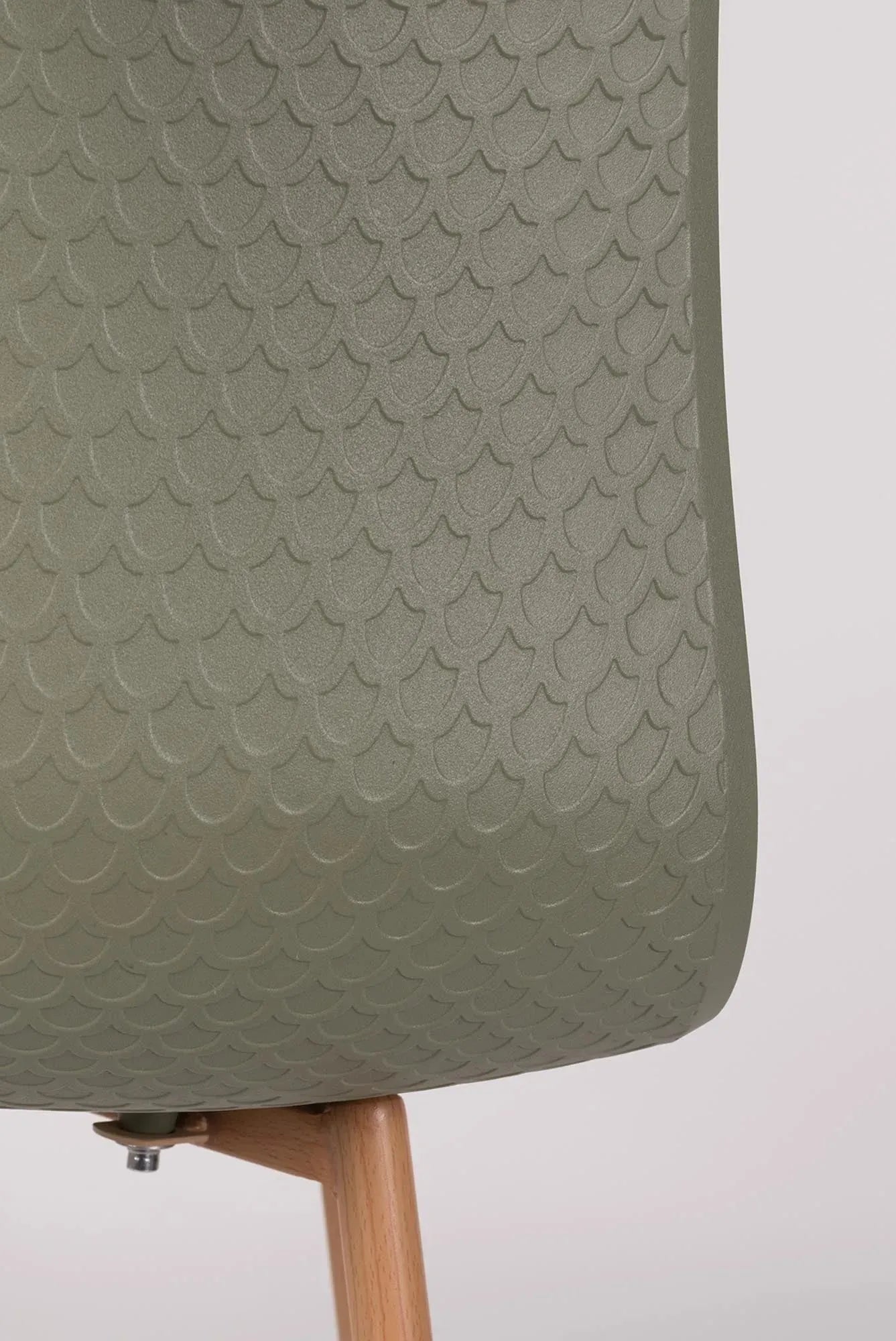 Stuhl LEON: Modernes Design trifft auf bequemen Sitzkomfort.