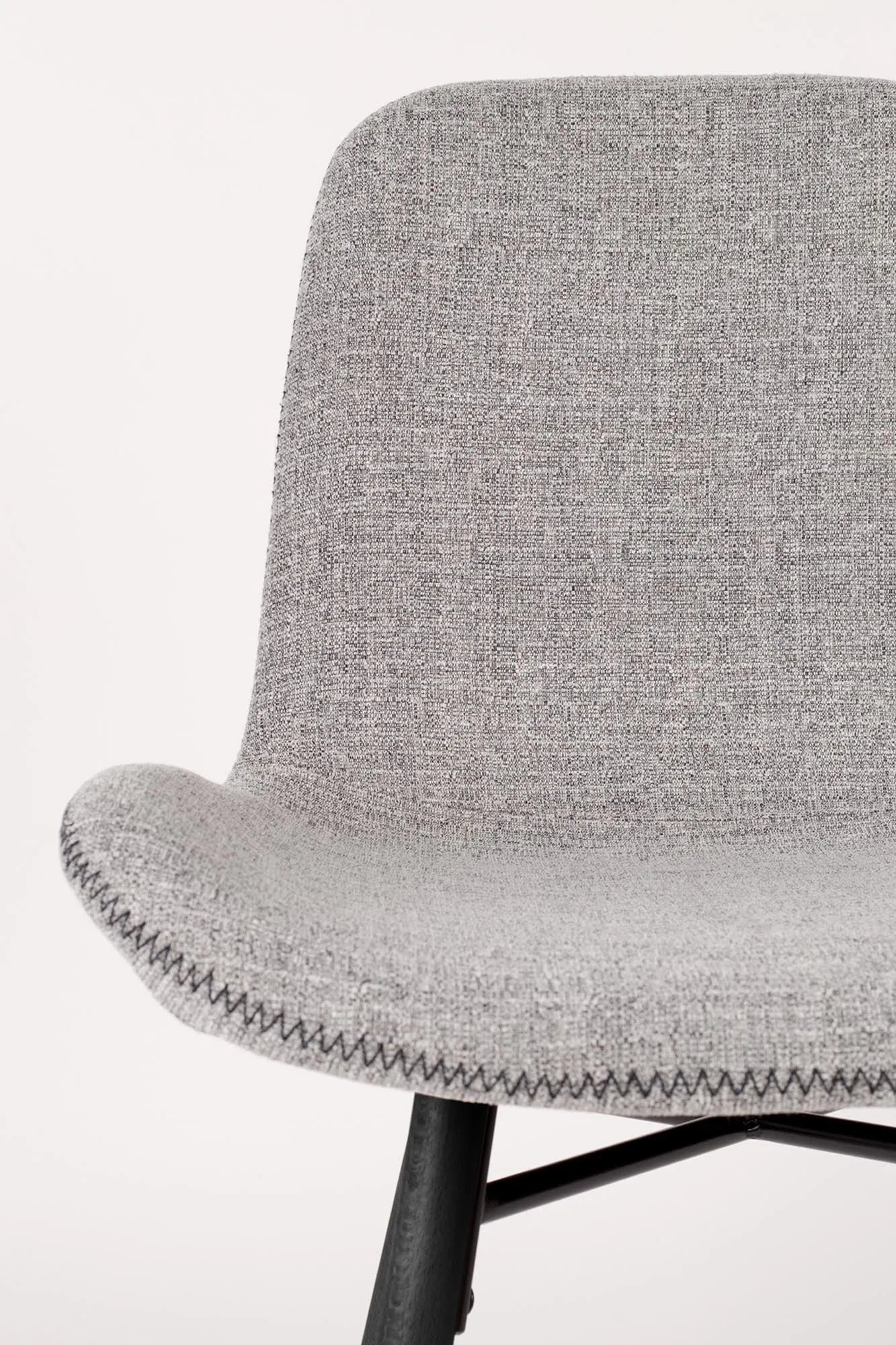 Stuhl LESTER: Modernes Design trifft auf höchsten Sitzkomfort.