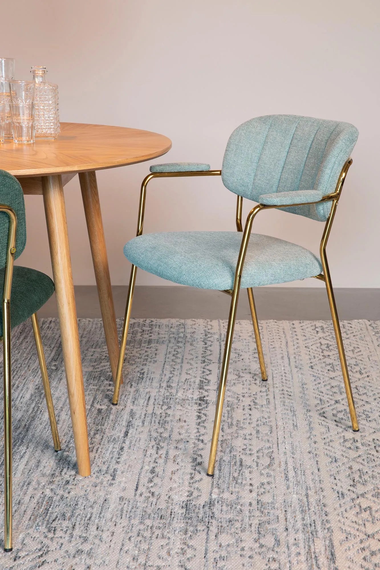 Stilvoller Jolien Armlehnstuhl, gepolstert, von White Label Living.
