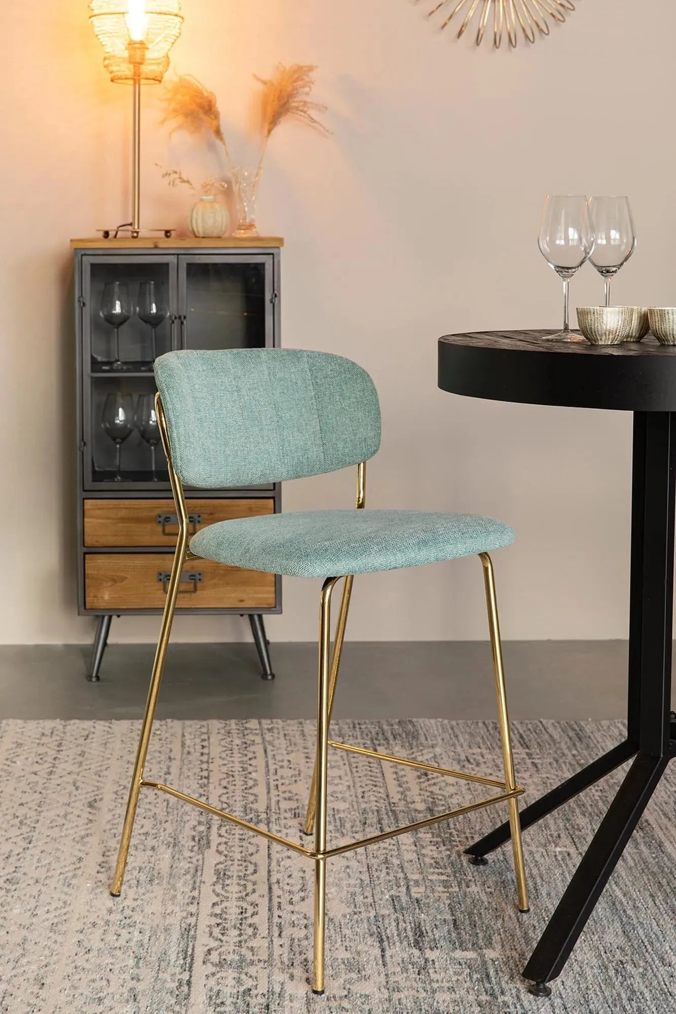 Barstuhl Jolien: Komfort und Stil in perfekter Harmonie vereint.