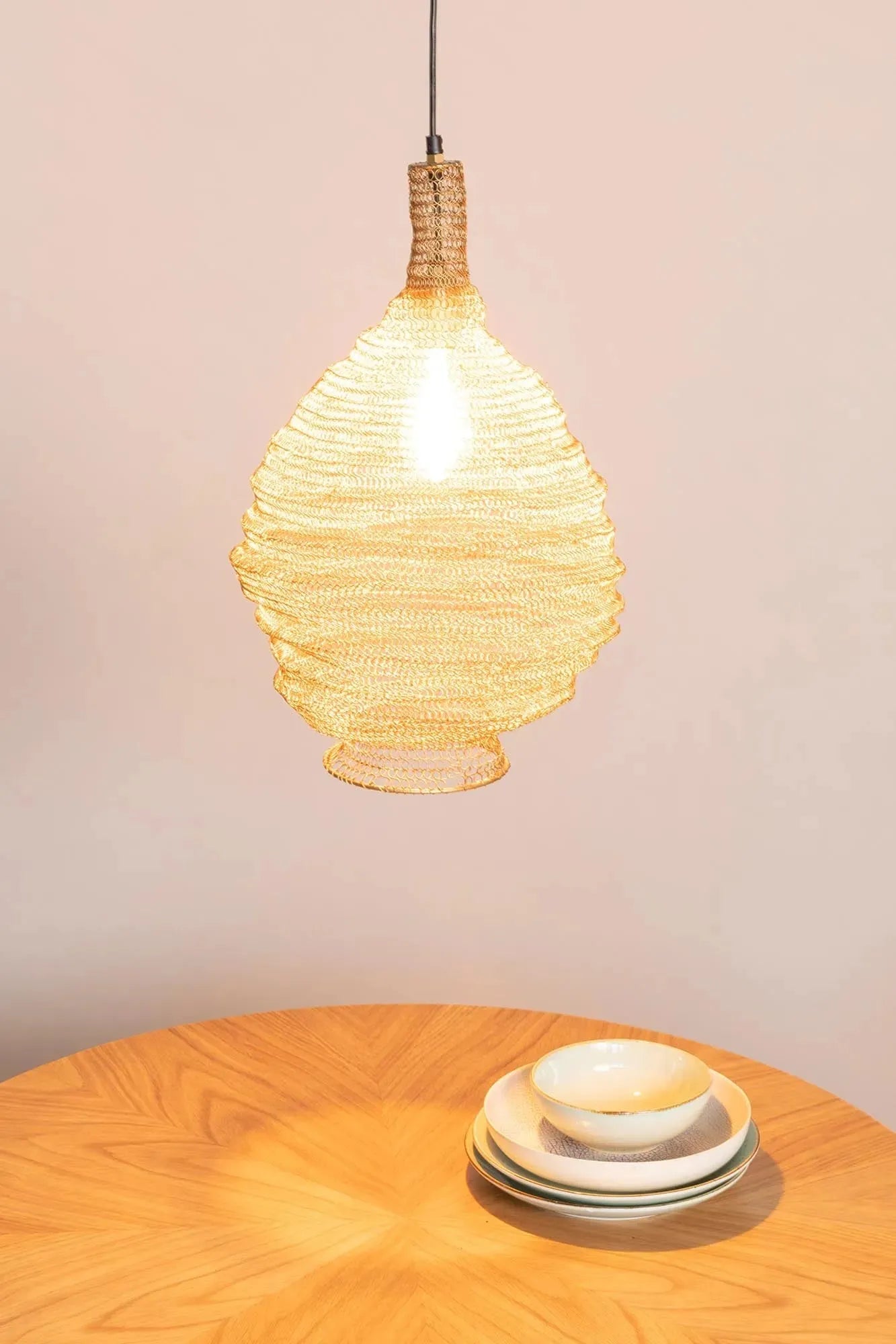 Runder Tisch Fabio von White Label Living – zeitloses Design-Highlight.