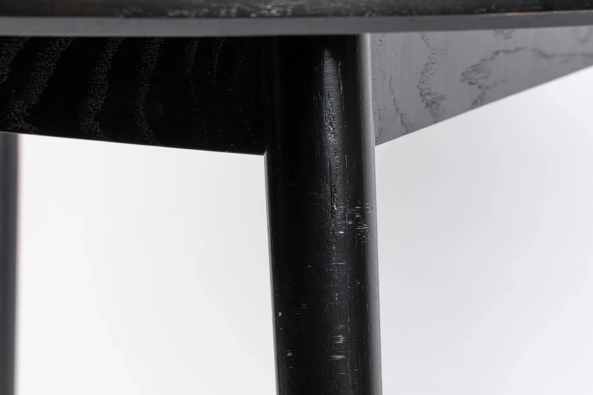 Runder Tisch Fabio von White Label Living – zeitloses Design-Highlight.