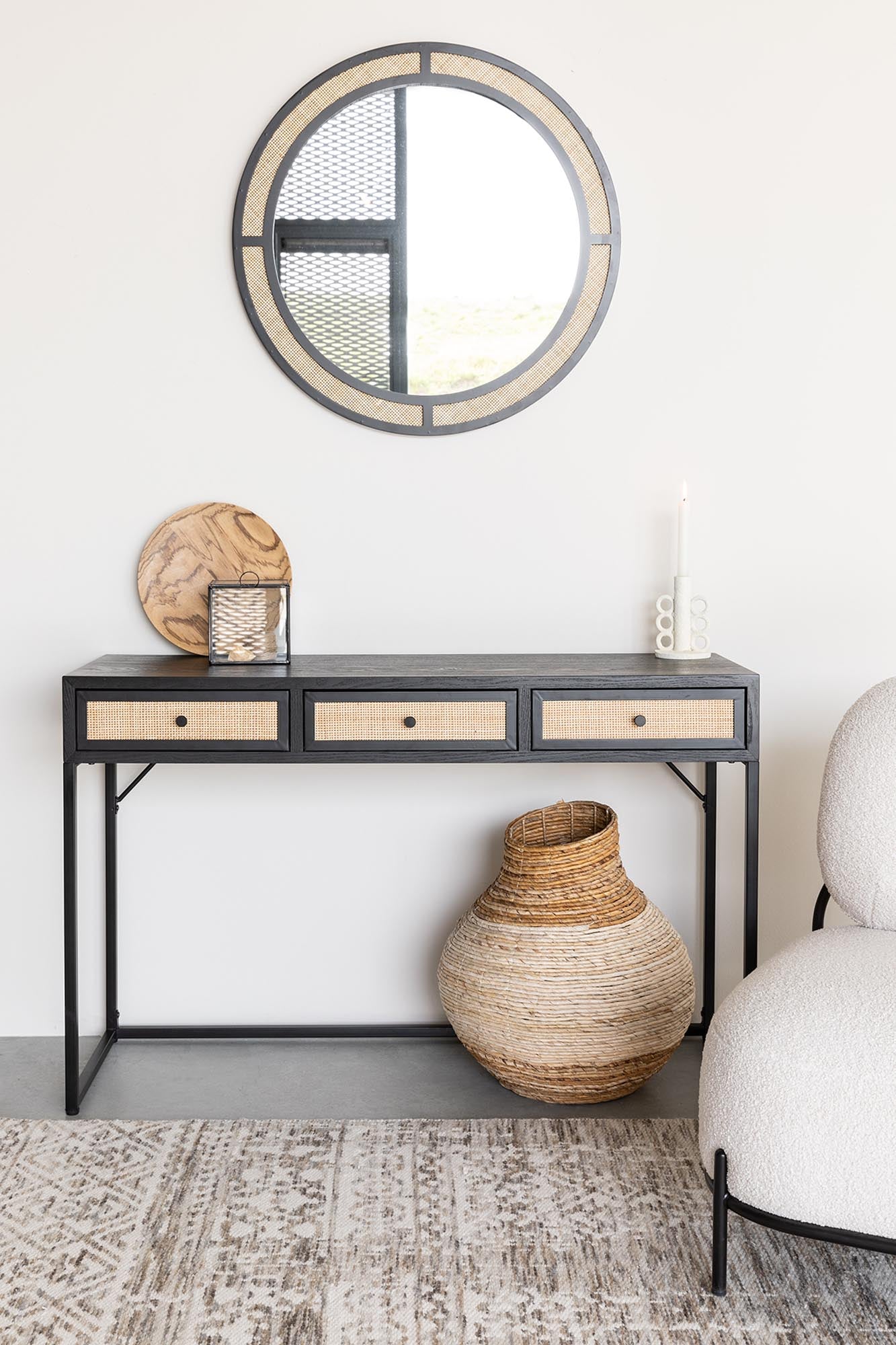 Moderner Konsolentisch GUUJI von White Label Living: Stilvolles Holzdesign, perfekt für Flur oder Wohnzimmer, funktional und platzsparend.