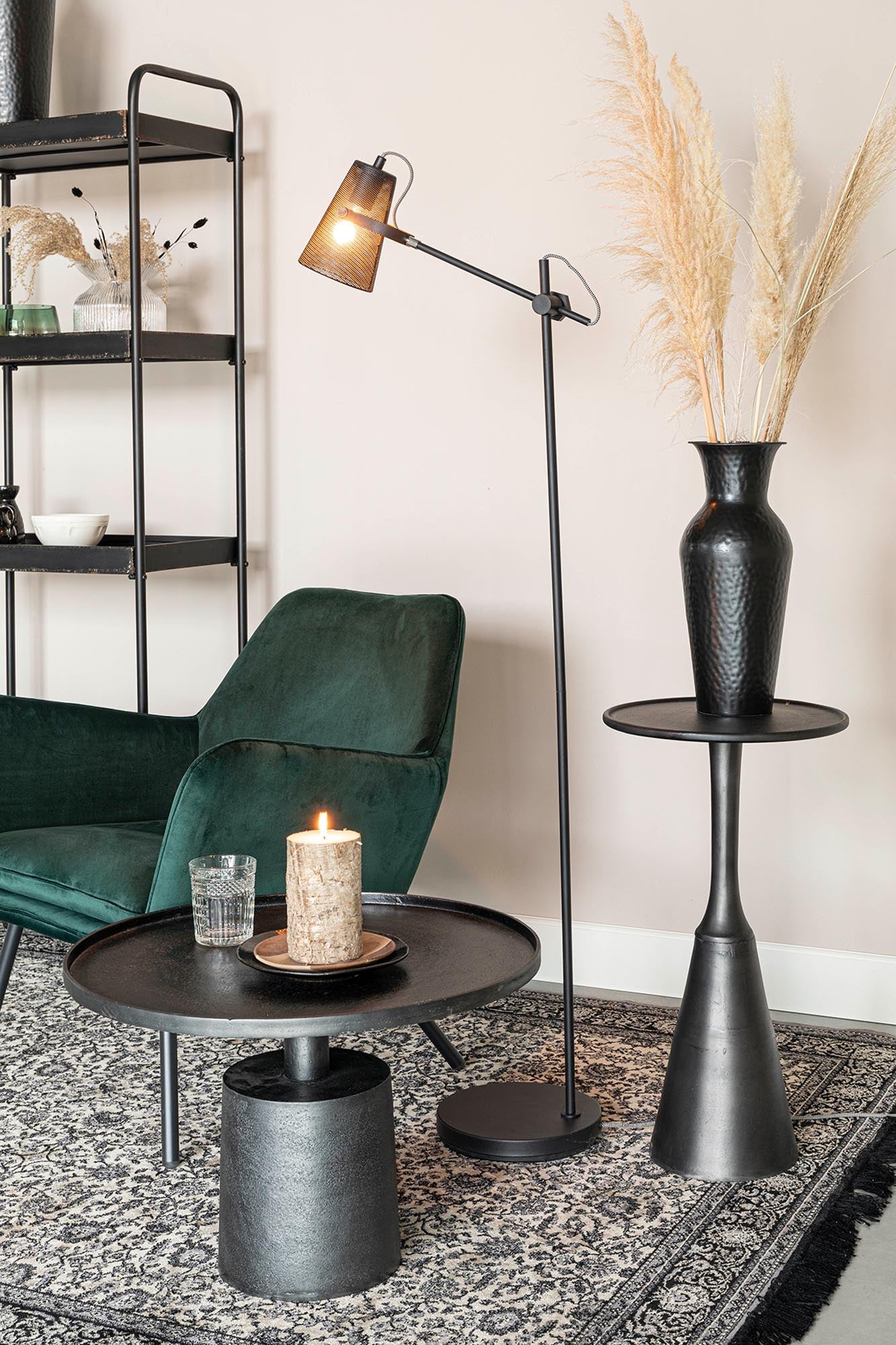 Stilvoller MASON Beistelltisch von White Label Living für modernes Wohnen.