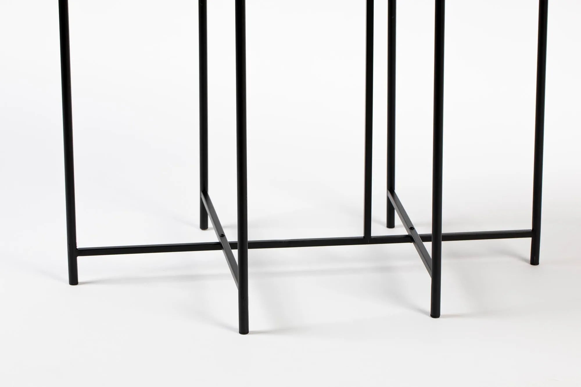 Beistelltisch LI: Minimalistisches Design für jeden Wohnraum.