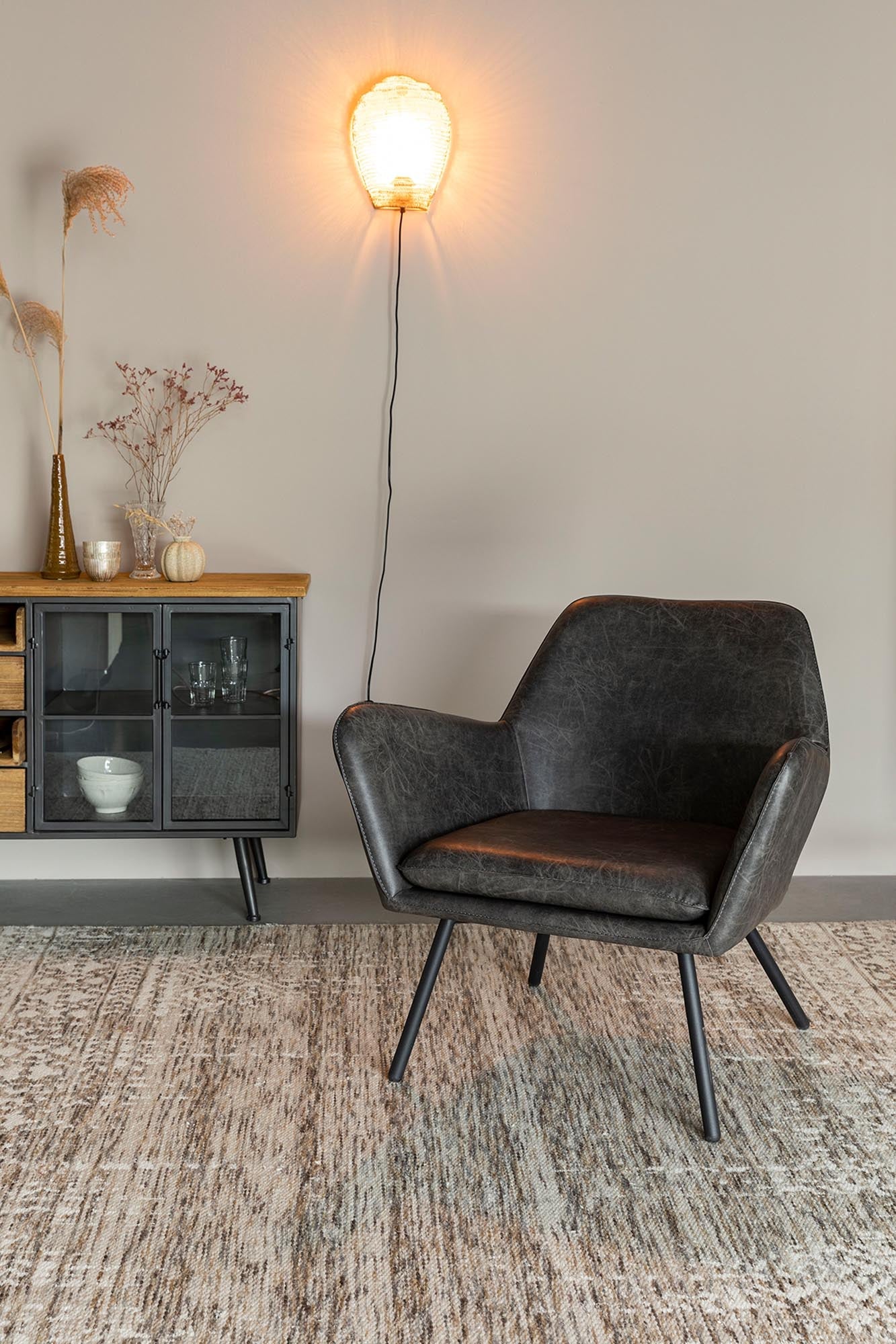 Eleganter Sessel BON von White Label Living in zeitlosem Grau.