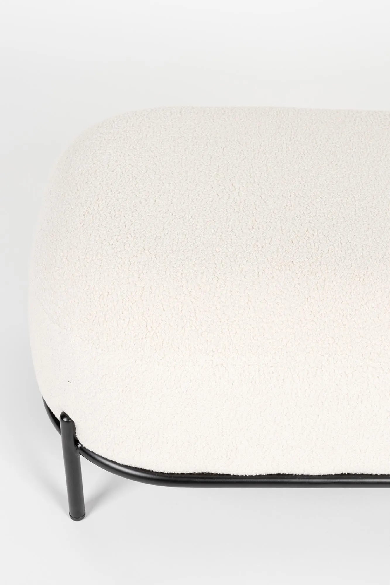 Hocker POLLY: Modernes Design trifft auf vielseitige Funktionalität.