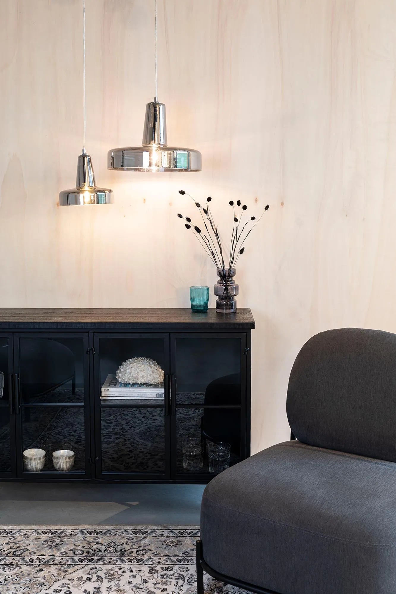 Anshin Pendelleuchte: Modernes Design trifft auf sanftes Licht.