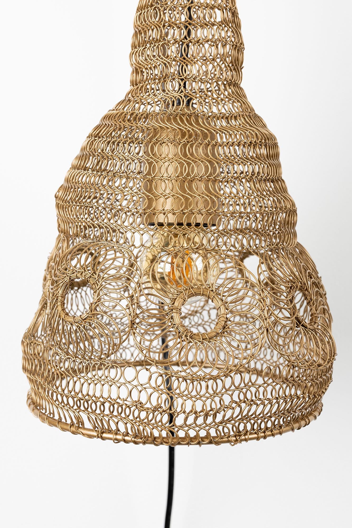 Elegante ALEN Wandleuchte von White Label Living für modernes Ambiente.