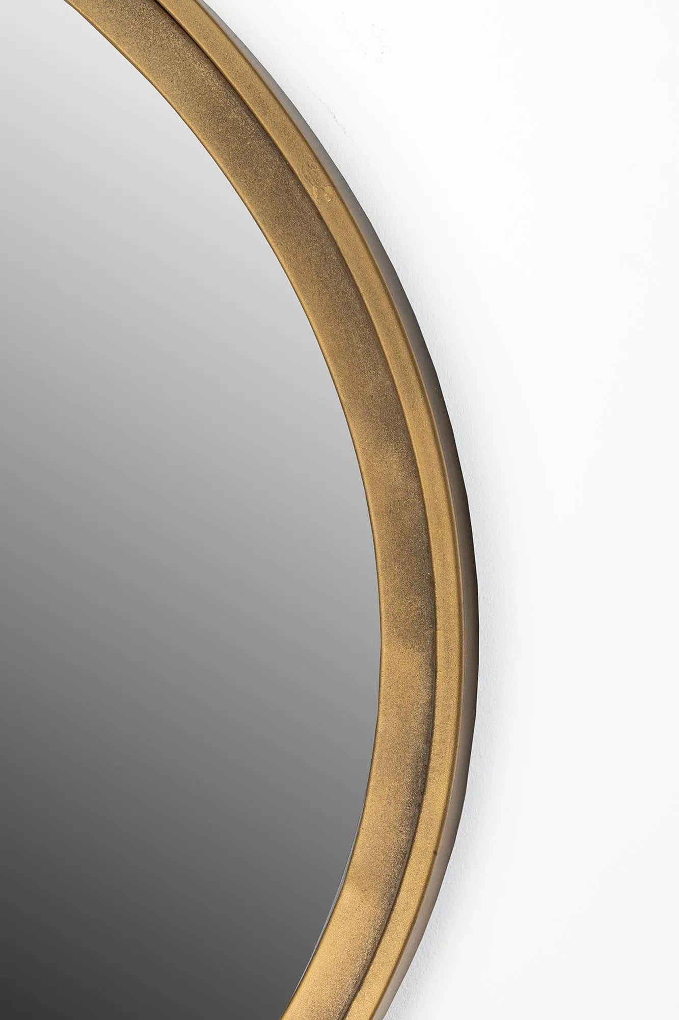 Runder Spiegel MATZ von White Label Living - Zeitloses Design.