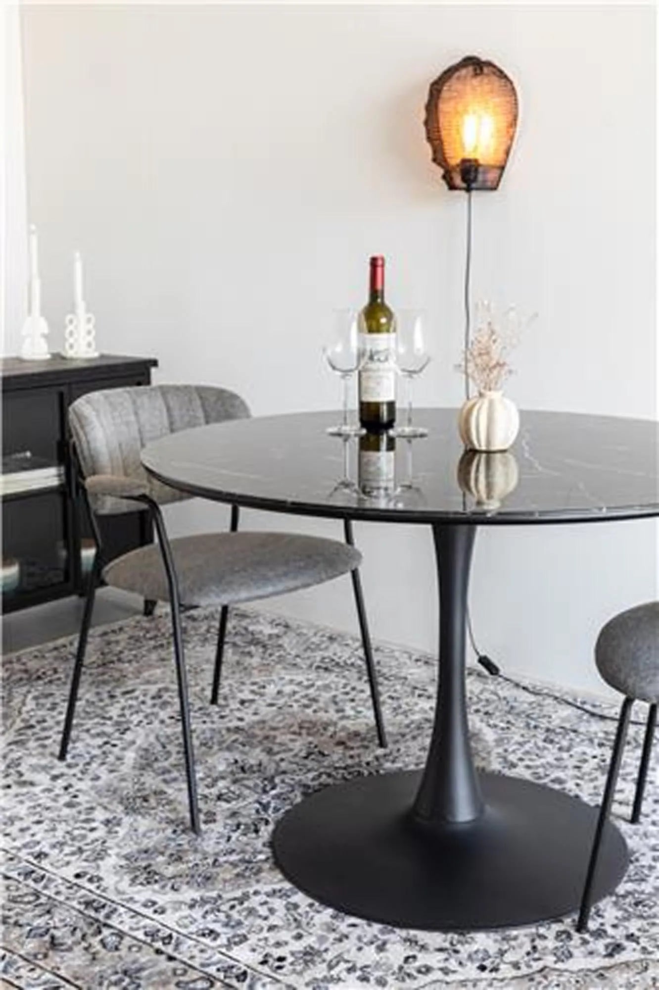 Moderner Tisch MARU BLACK von White Label Living für stilvolle Räume.