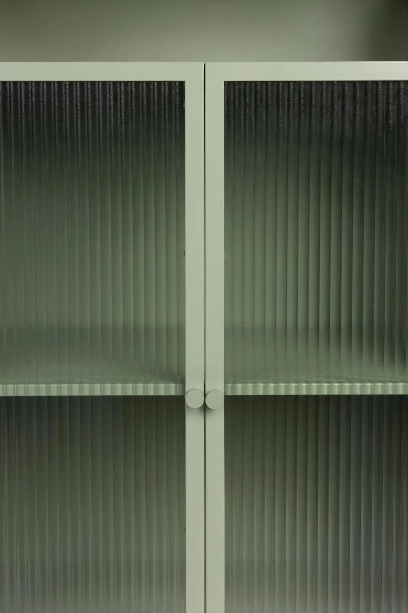 Moderner Glasschrank Herbe Large: Funktionalität trifft auf Design.