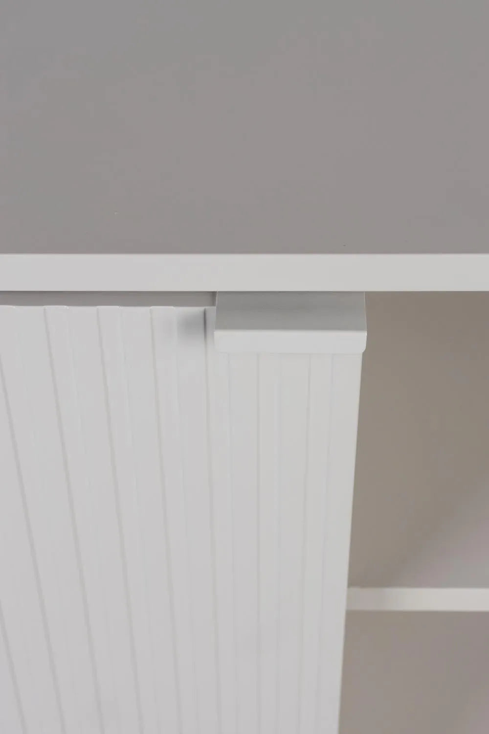 Stilvolles Cayo High Sideboard von White Label Living für Ihr Interieur.