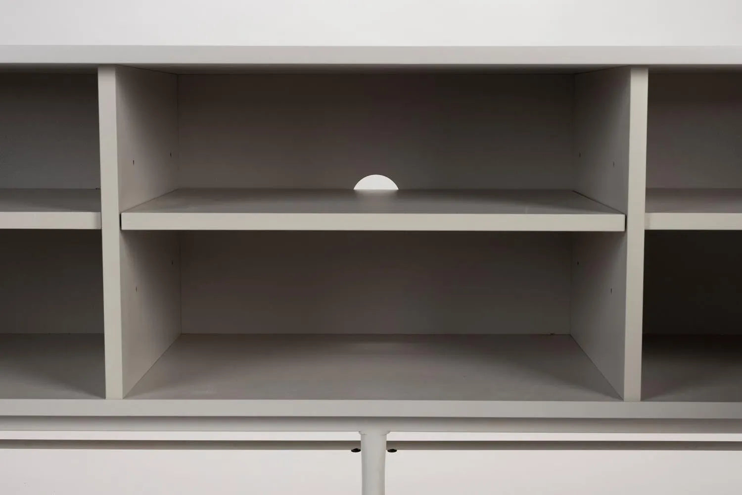Cayo Low Sideboard: Funktionalität trifft auf stilvolles Design.