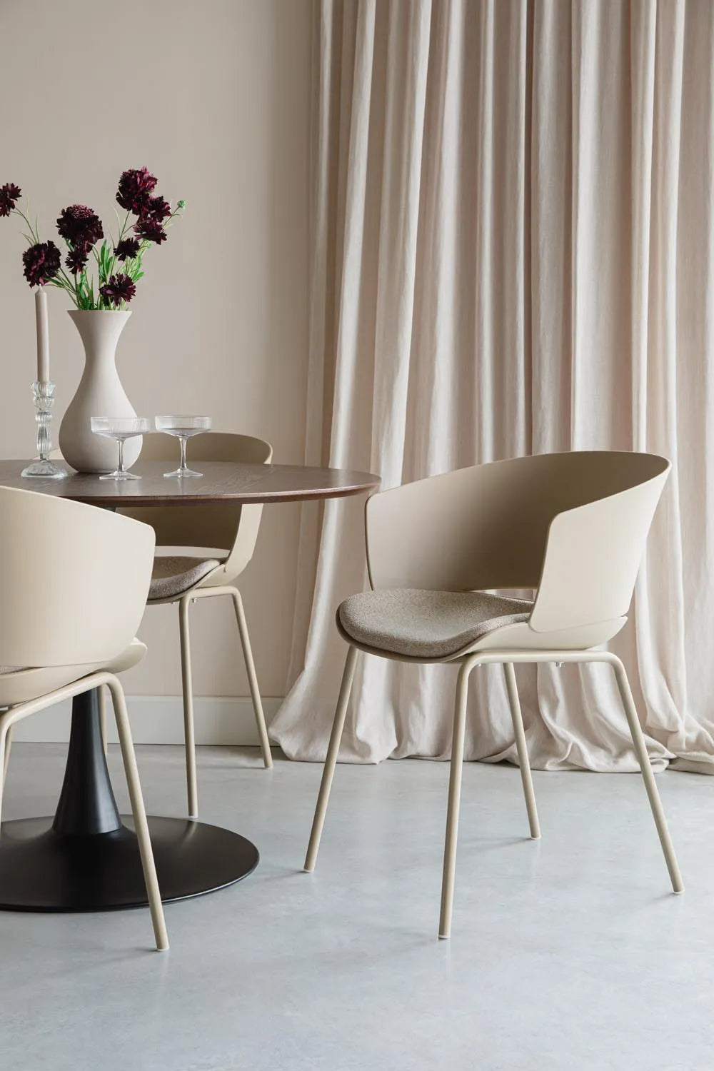Komfortabler Stuhl Jessica Beige von White Label Living für Ihr Zuhause.
