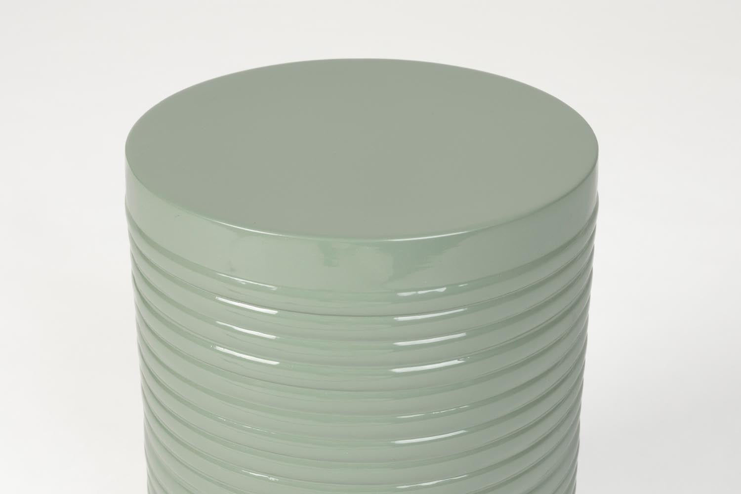 Stilvoller grüner Sven Beistelltisch S von White Label Living.