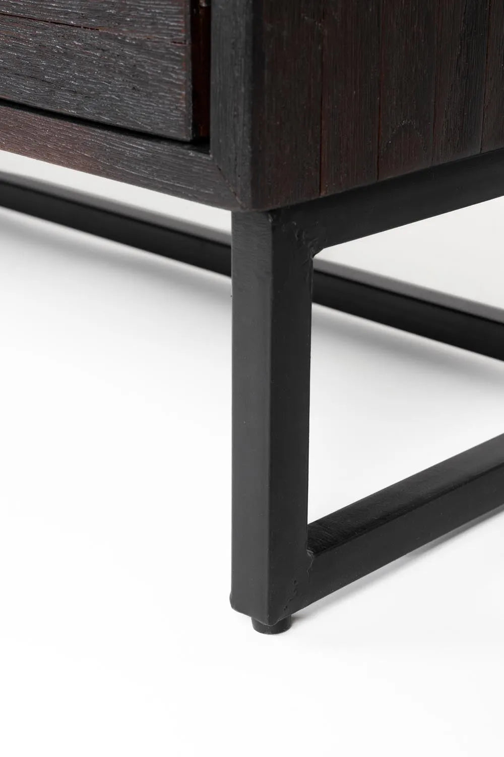 Stilvolles Sideboard Webster: Zeitloses Design für jeden Raum.