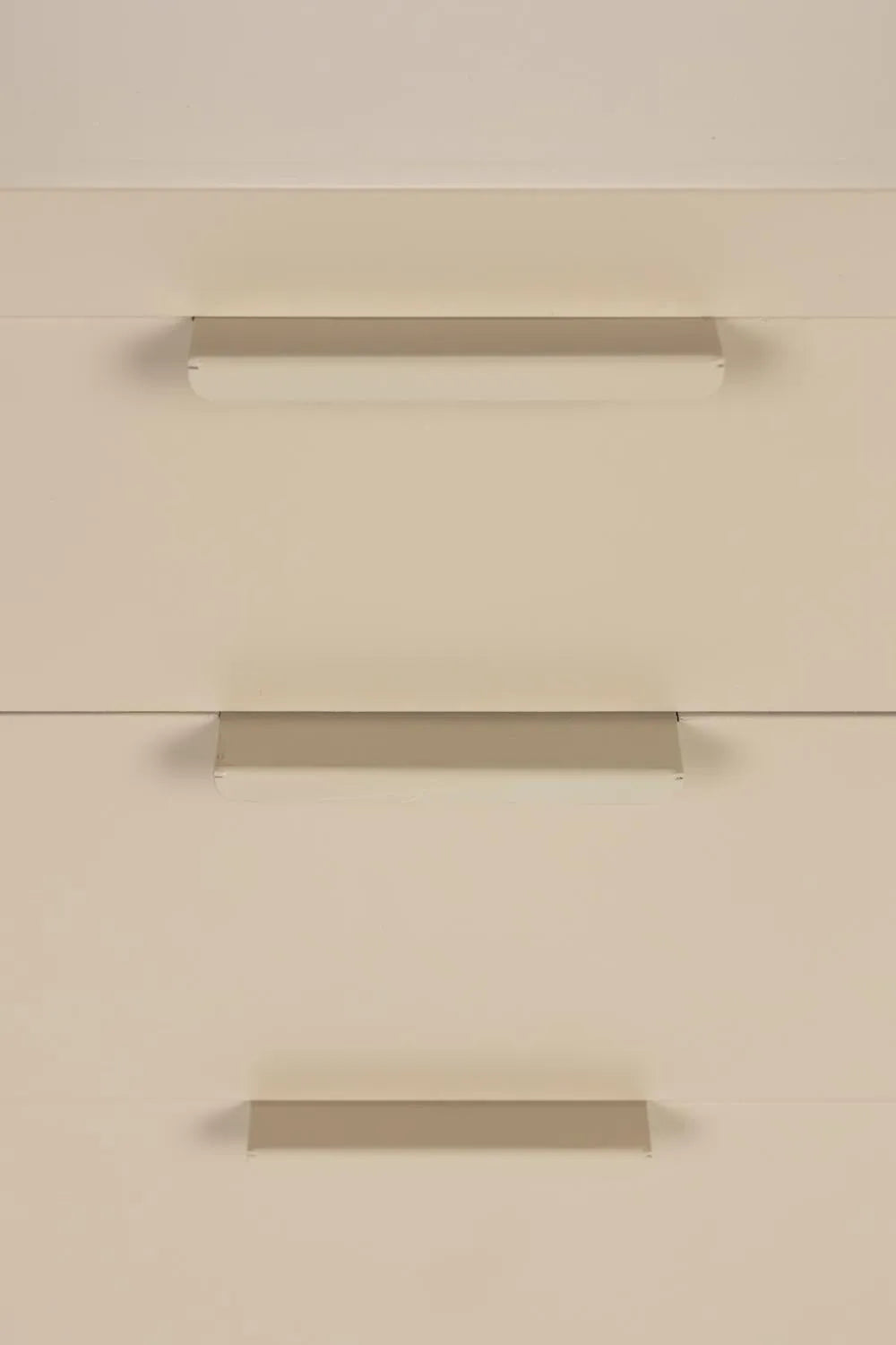 Modernes Sideboard Kos von White Label Living für stilvolle Räume.
